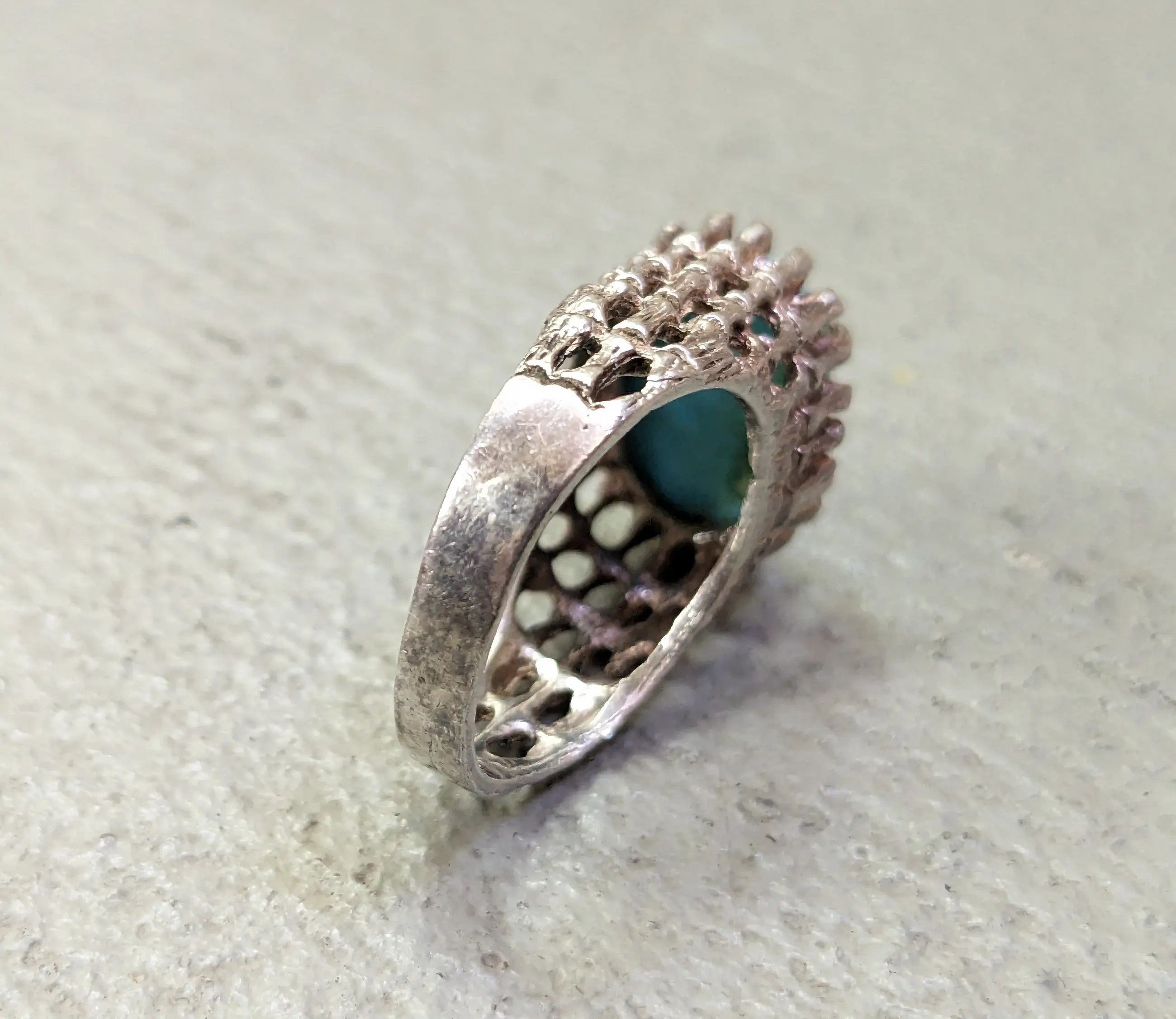 Jewelry Vintage Sterling Silver Ring Green Turquoise Oval 7.5 Brutal Size ONE SIZE - 9 Thumbnail