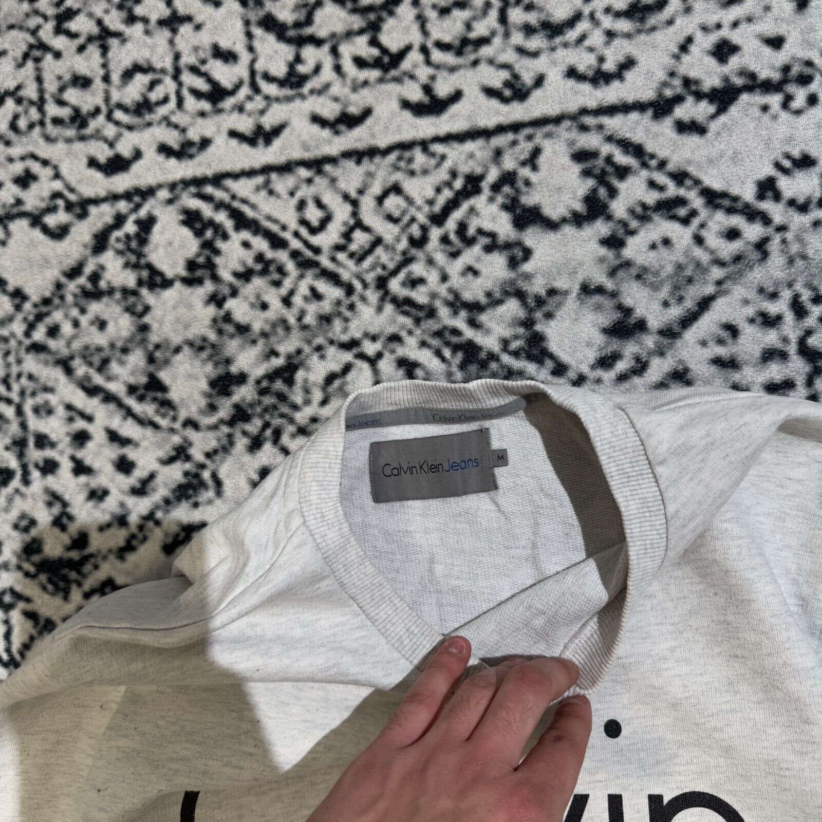 Calvin Klein × Vintage Vintage Calvin Klein Unisex Gray Cotton Crewneck Size M Y2K Size US M / EU 48-50 / 2 - 7 Thumbnail
