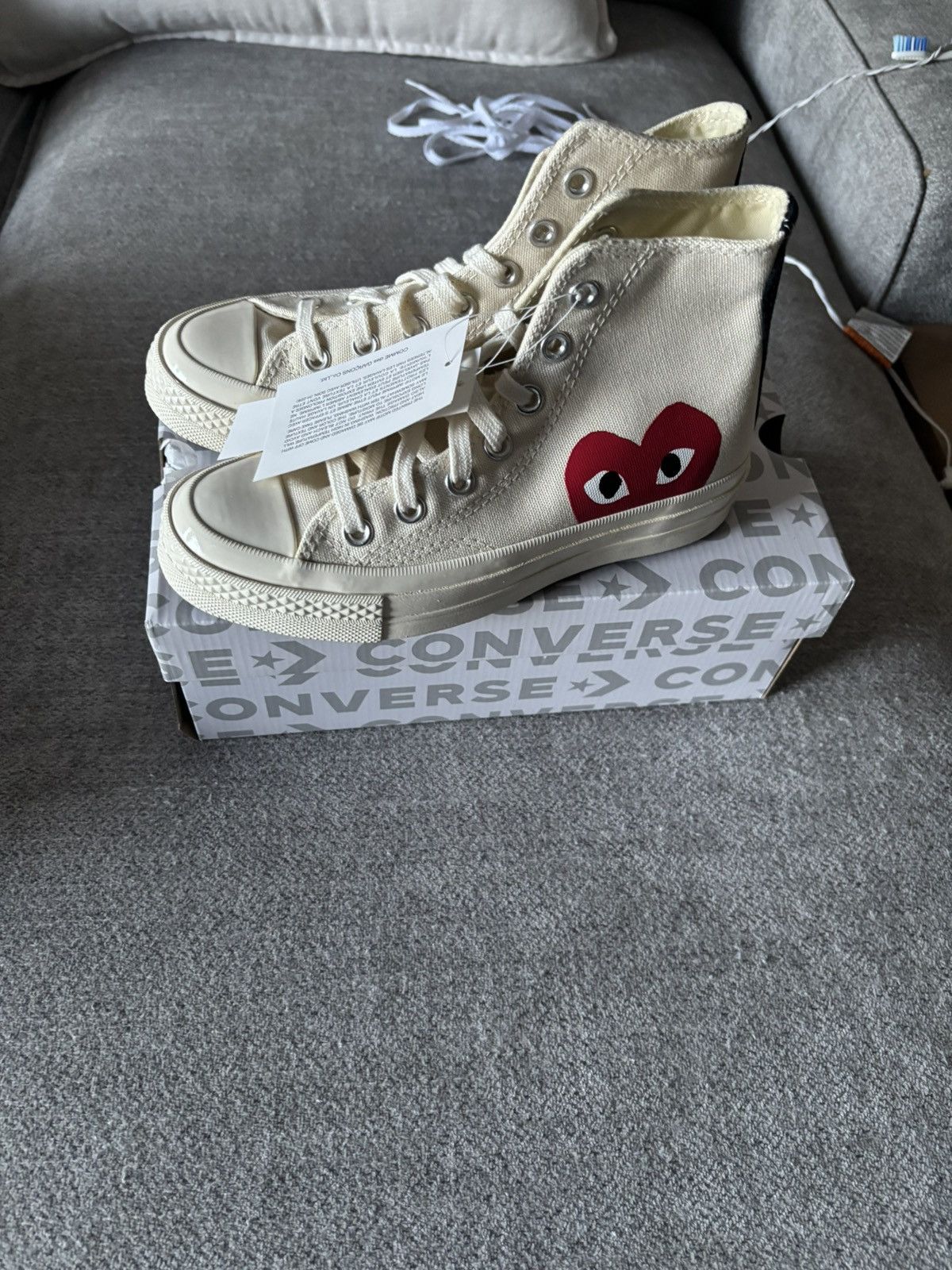 Comme des Garcons Comme des Garçons Play × Chuck 70 High 'Milk' Size US 5 / IT 35 - 1 Thumbnail
