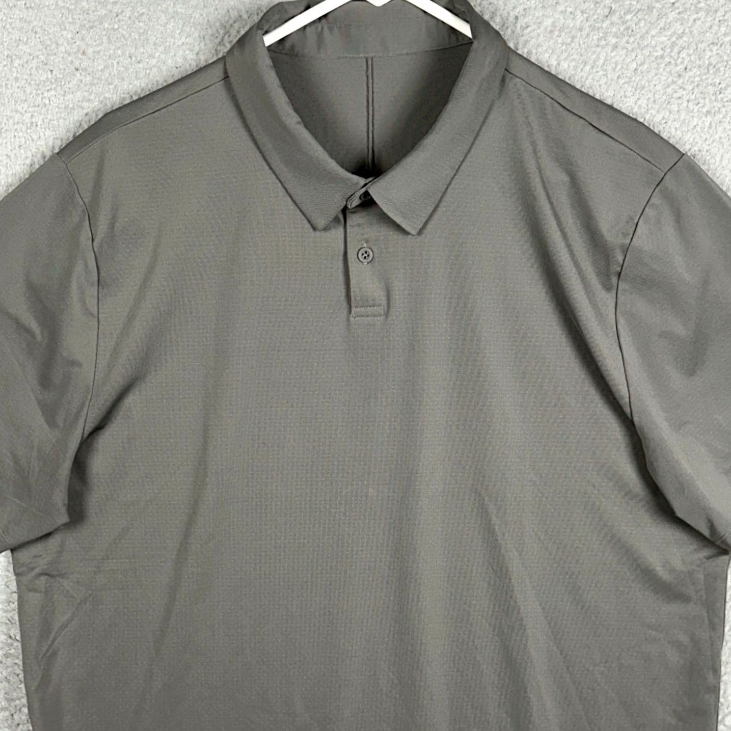 Vuori Vuori Strato Tech Polo Shirt Mens XL Grey Performance Polo Golf Gym Training Size US XL / EU 56 / 4 - 2 Thumbnail