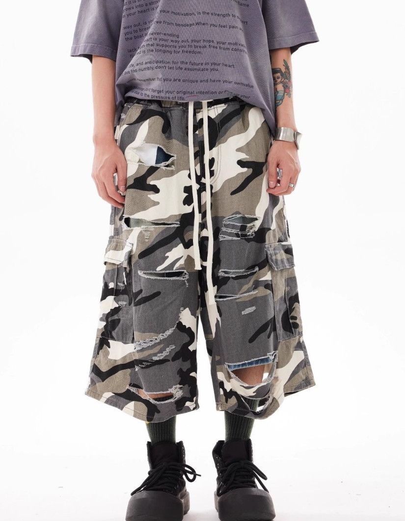 Multi-pocket Camouflage Shorts Calf-length