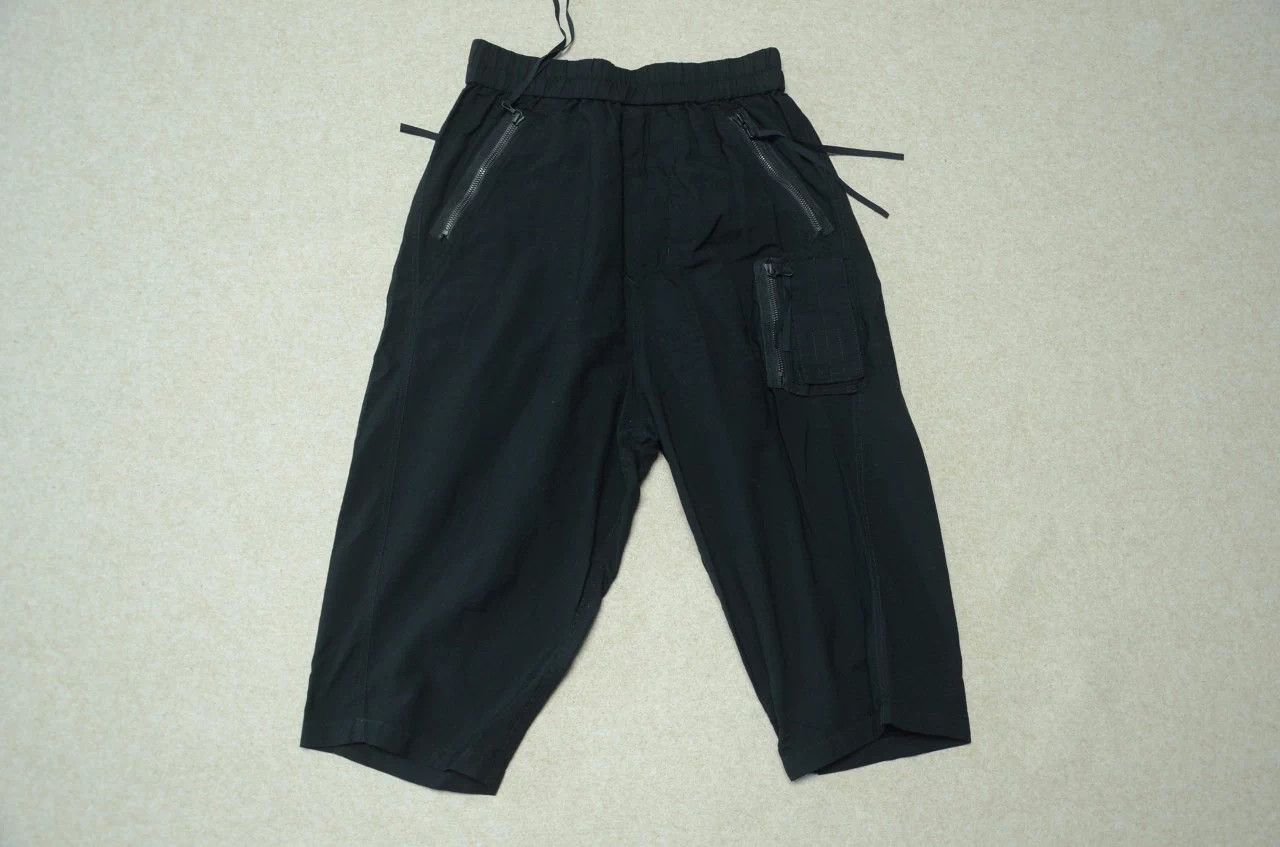 Julius Julius 18SS Dark Ribbon Multi-Zipper 7/8 Pants Size US 33 - 1 Thumbnail