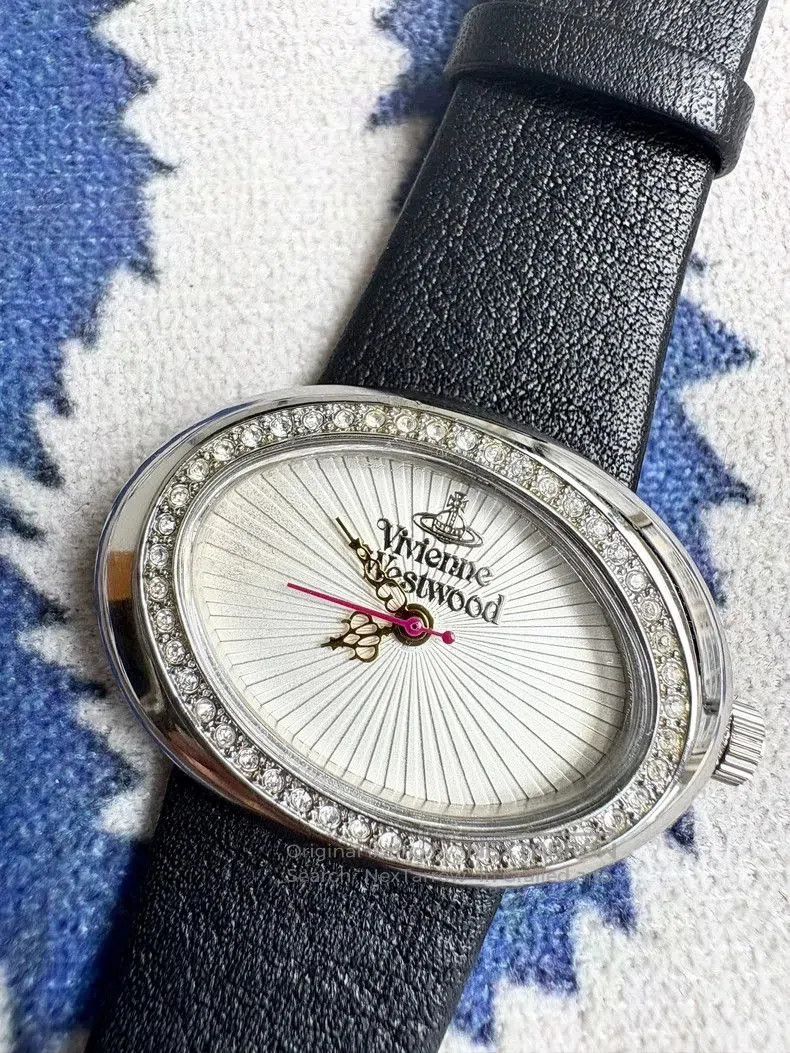 Vivienne Westwood Vivienne Westwood Crystal Saturn Watch . Size ONE SIZE - 1 Thumbnail