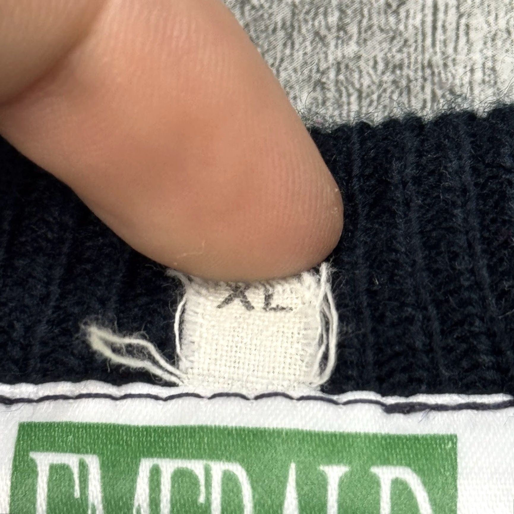 Vintage Vintage Emerald Isle Sports Ireland Shamrock Crewneck Sweater Men XL Green Navy White St. Patrick's Day Irish Lucky Clover Size US XL / EU 56 / 4 - 4 Thumbnail