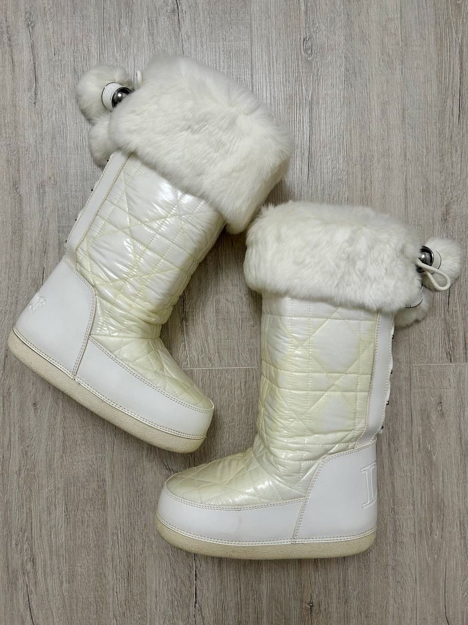 Dior Y2K Dior by John Galliano Fur Gradient Snow Pompon Boots Size US 7 / IT 37 - 1 Thumbnail