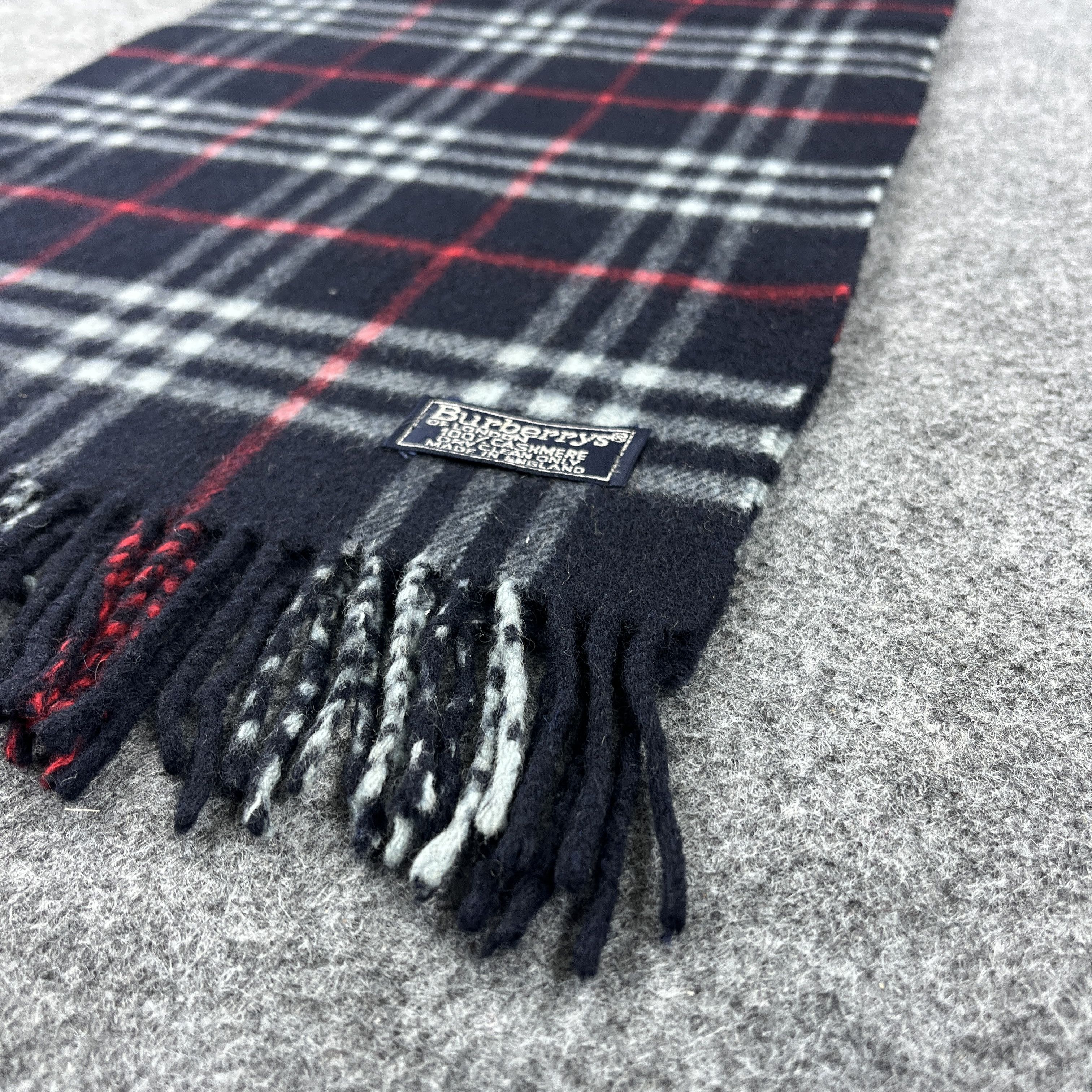 Burberry Burberrys Scarf / Muffler / Neckwear K060 Size ONE SIZE - 6 Thumbnail