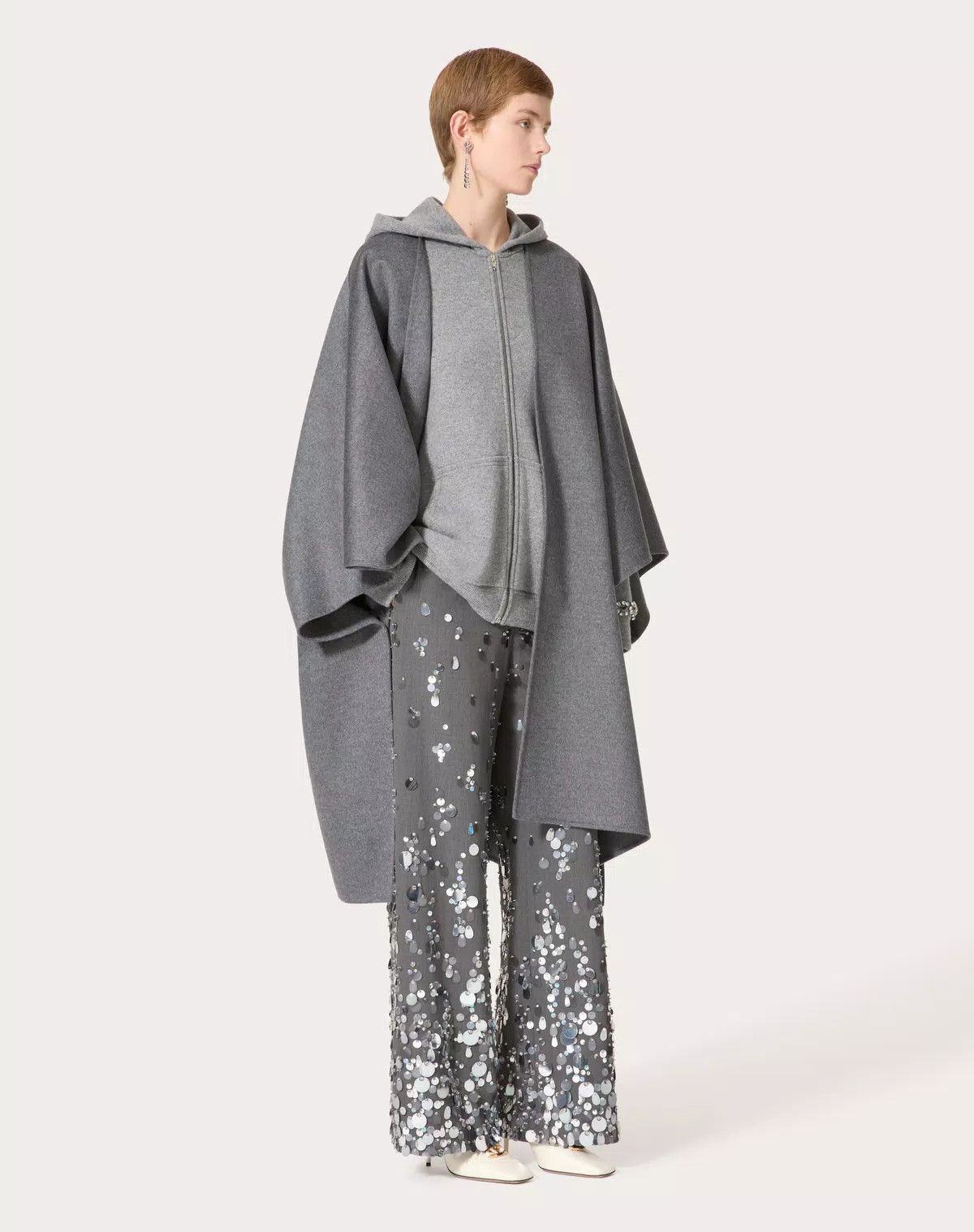 Valentino o1s1wg110426 Embroidered Active Gabardine Trousers in Grey Size 25" / US 0 / IT 36 - 2 Thumbnail
