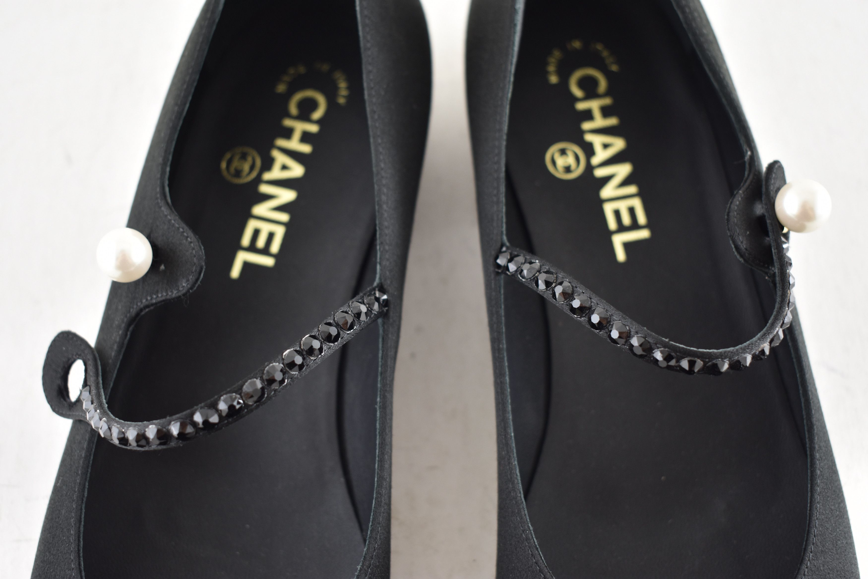 Chanel Chanel 24B Crystal CC Logo Mary Jane Strap Ballet Flat 37 Size US 7 / IT 37 - 12 Thumbnail