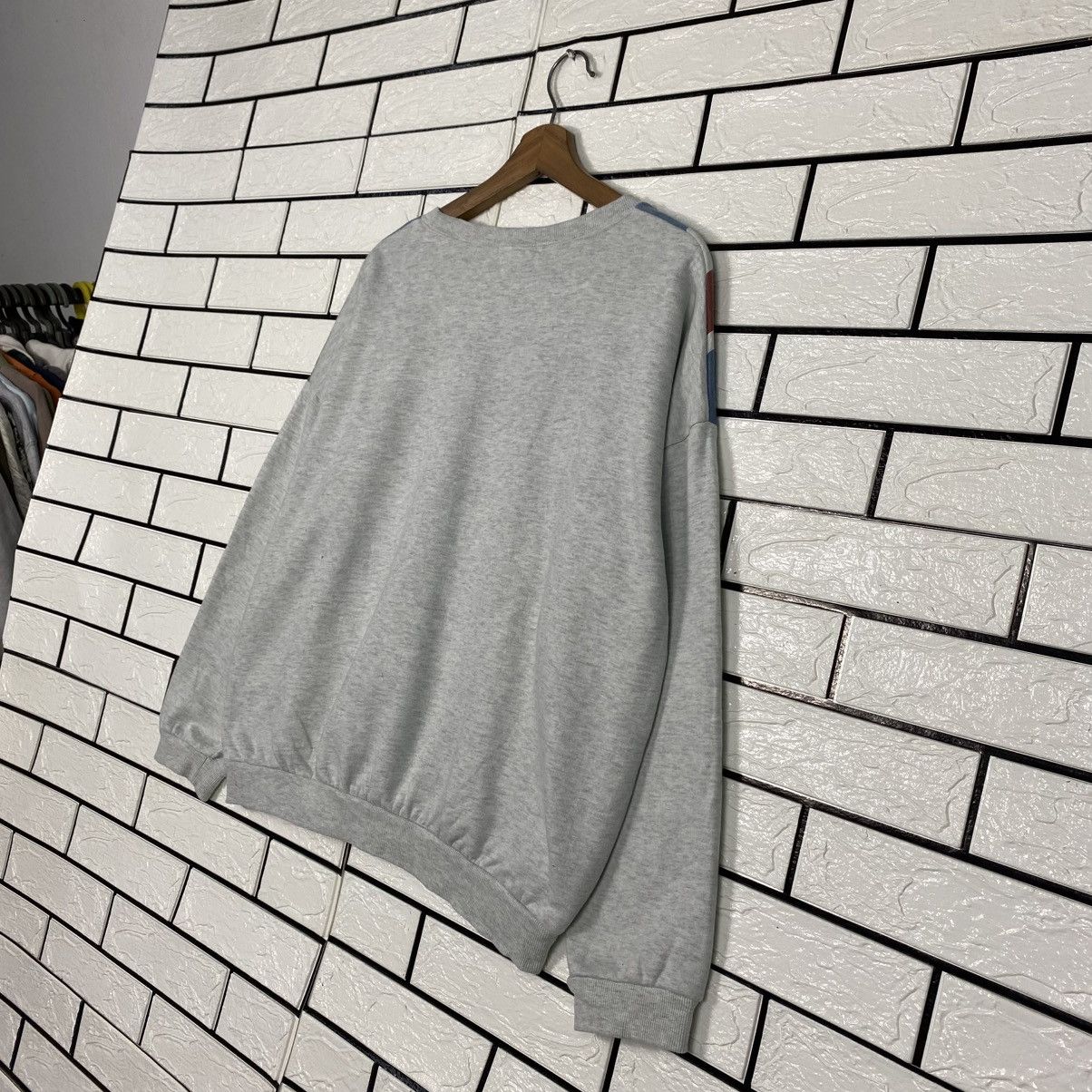 Japanese Brand 📌Vintage Donald Duck Sweatshirt Big Logo Size US L / EU 52-54 / 3 - 11 Thumbnail