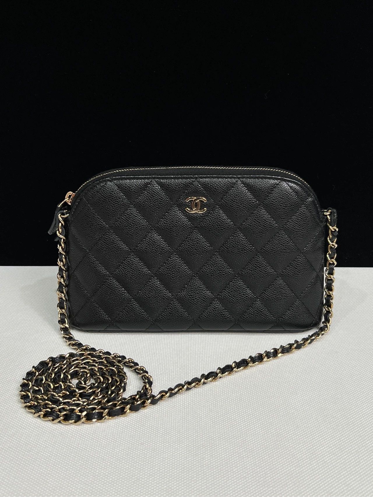 Chanel Pre-loved Bag Very good condition Size ONE SIZE - 1 Thumbnail