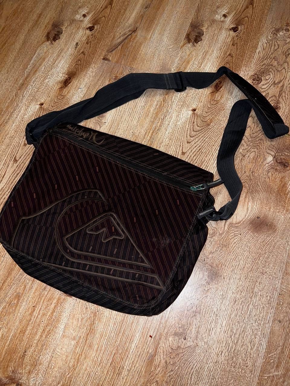 Quicksilver × Quiksilver × Vintage Vintage Quiksilver Big Logo Y2K Messenger Bag Black Size ONE SIZE - 3 Thumbnail