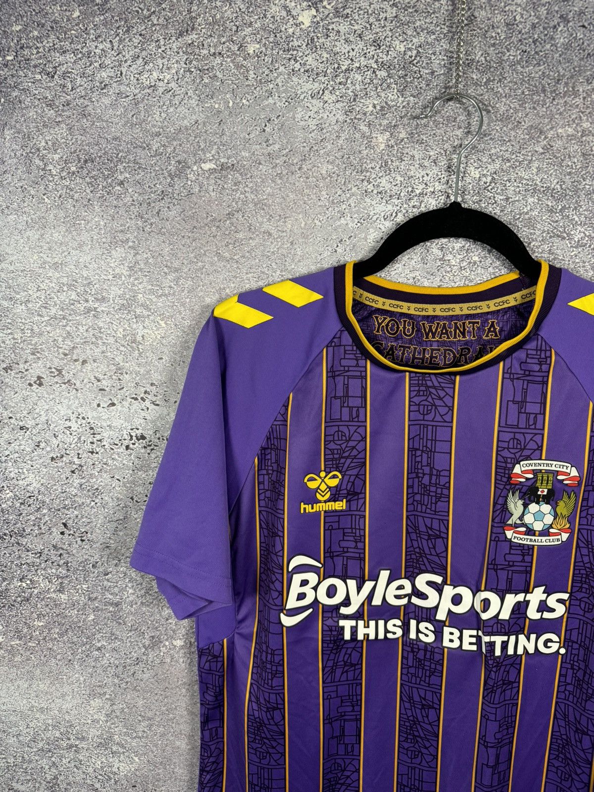 Hummel × Vintage Vintage Coventry City 2022/23 Away Hummel Jersey Blokcore M Size US M / EU 48-50 / 2 - 3 Thumbnail