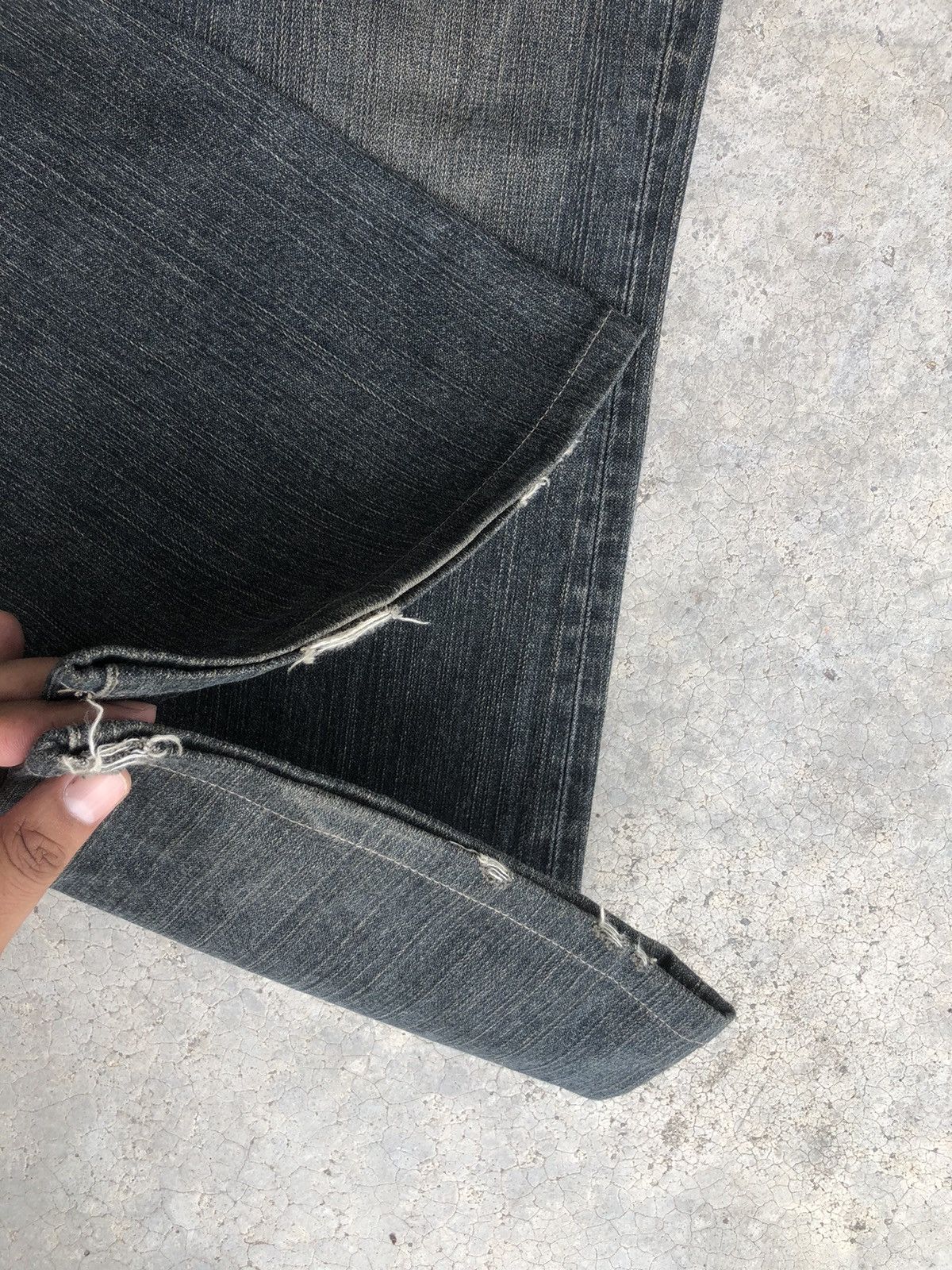 If Six Was Nine Japanese Uniqlo Flared Jeans Distressed Jeans Broken Denim Size US 34 / EU 50 - 13 Thumbnail
