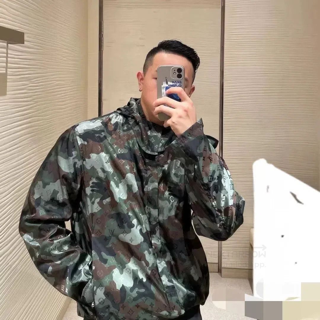 Louis Vuitton LV New Camouflage Monogram Unisex Jacket. Size US M / EU 48-50 / 2 - 5 Thumbnail