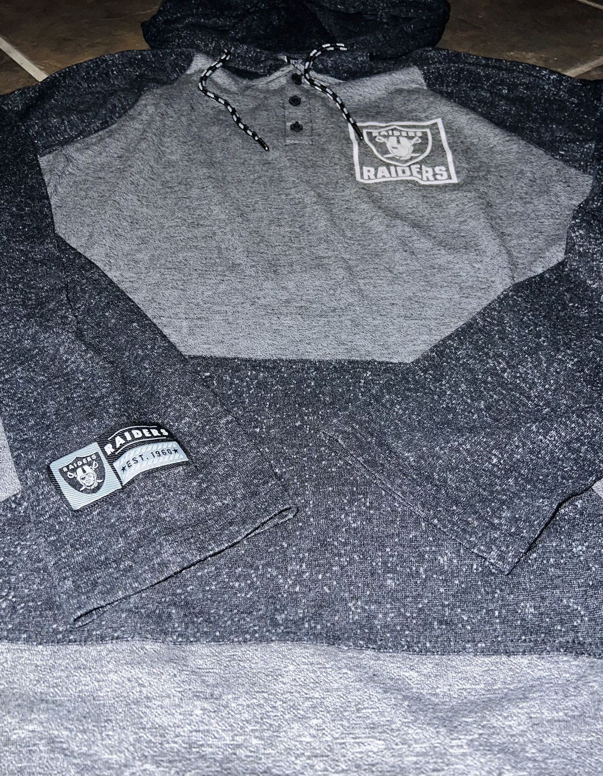 NFL Oakland Raiders Official Lightweight Hoodie Size US L / EU 52-54 / 3 - 4 Thumbnail