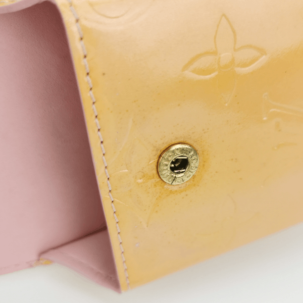 Louis Vuitton Louis Vuitton (LV) Solid color leather embossed old flower Size ONE SIZE - 2 Thumbnail