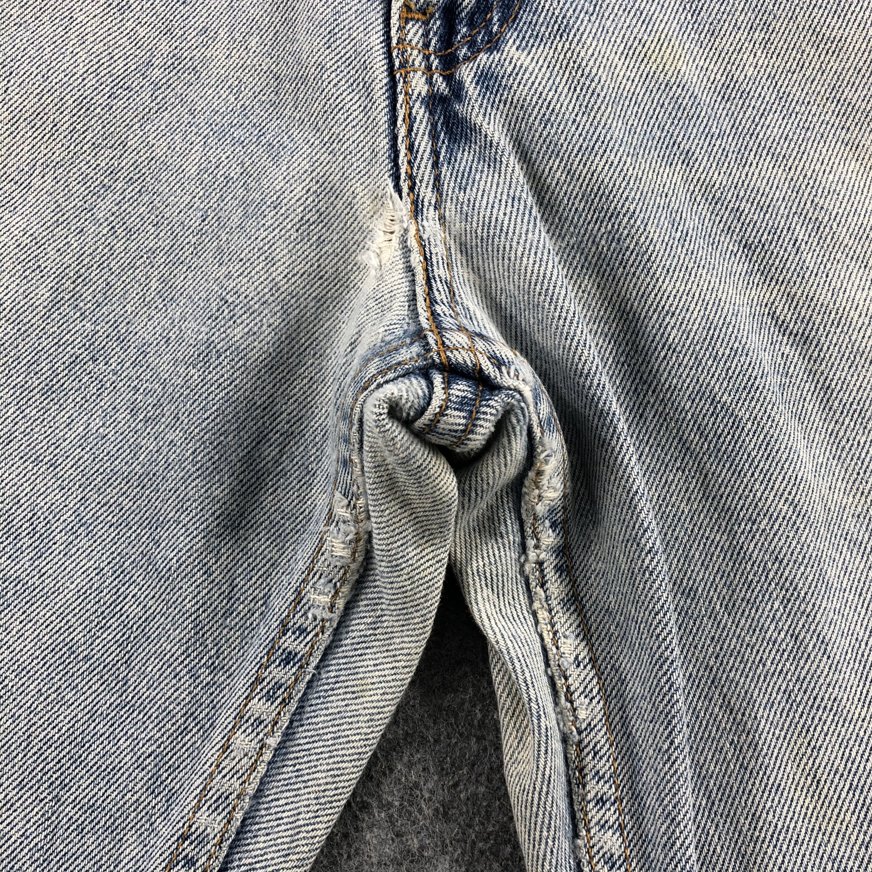 Levi's Vintage 90s Light Wash Levis 505 Jeans-J1987 Size US 32 / EU 48 - 14 Thumbnail