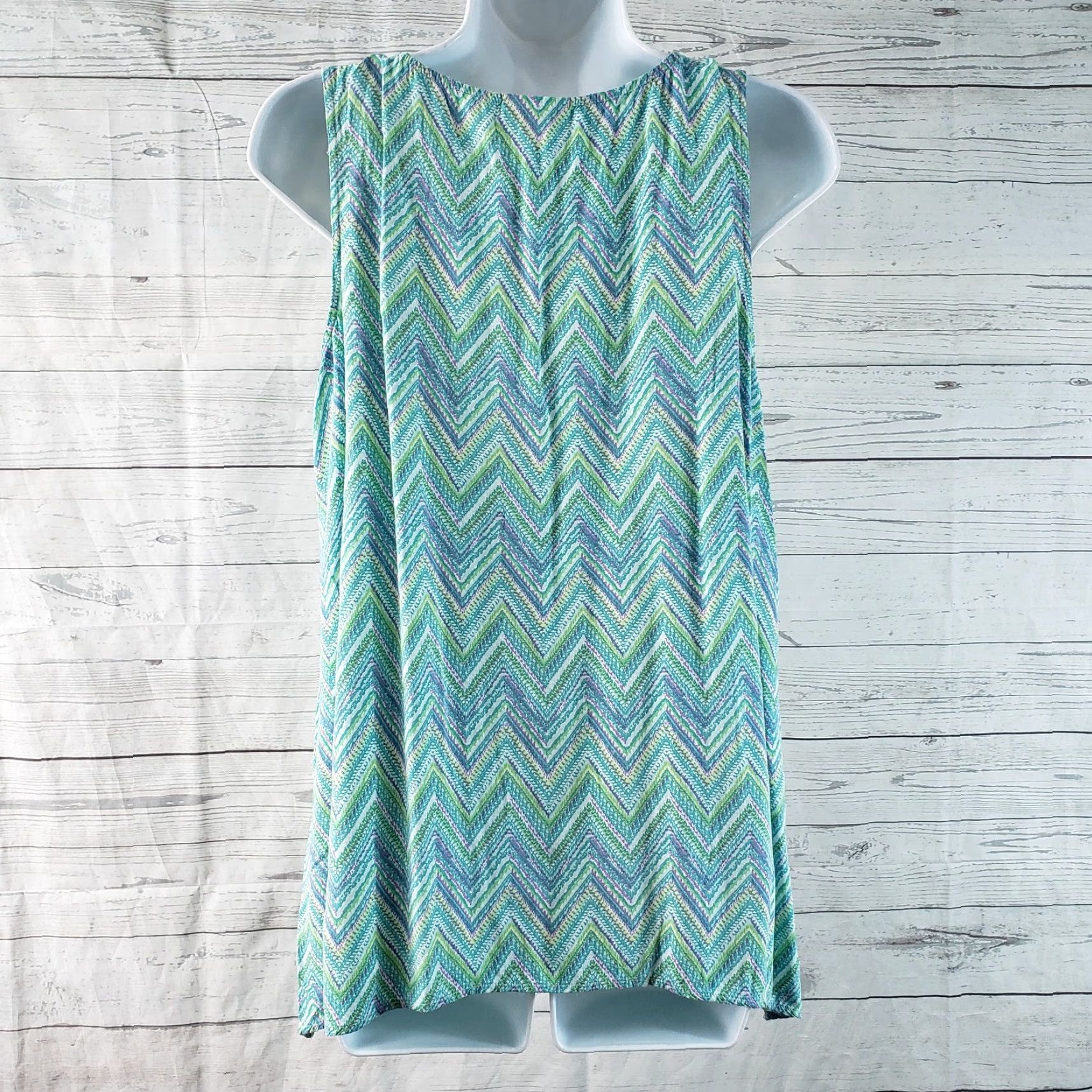 J. Jill J. Jill Womens Button Front Tank Top Sz S V-Neck Sleeveless Green Purple Chevron - 19" Width 24" Length - Basic Rayon Shirt Size S / US 4 / IT 40 - 4 Thumbnail
