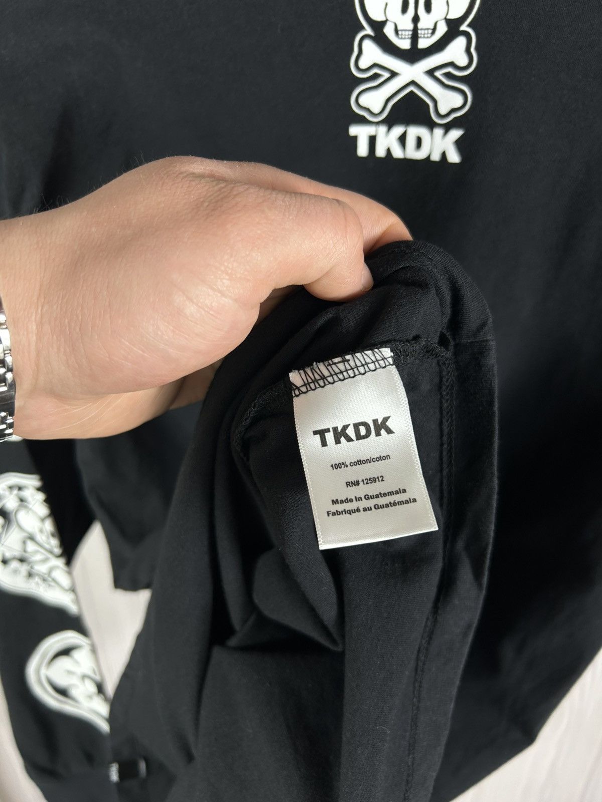 tokidoki TKDK Tokidoki Skull & Bones Flame Graphic Longsleeve Size M Size US M / EU 48-50 / 2 - 9 Thumbnail