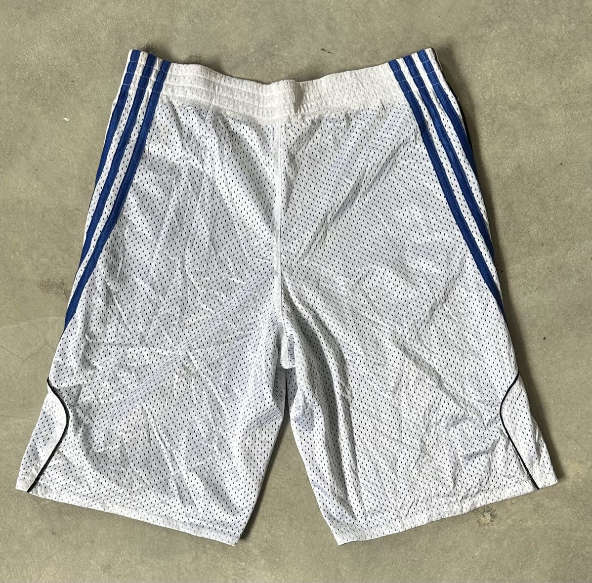 Adidas VINTAGE ADIDAS REVERSIBLE BASKETBALL SHORT Size US 34 / EU 50 - 4 Thumbnail