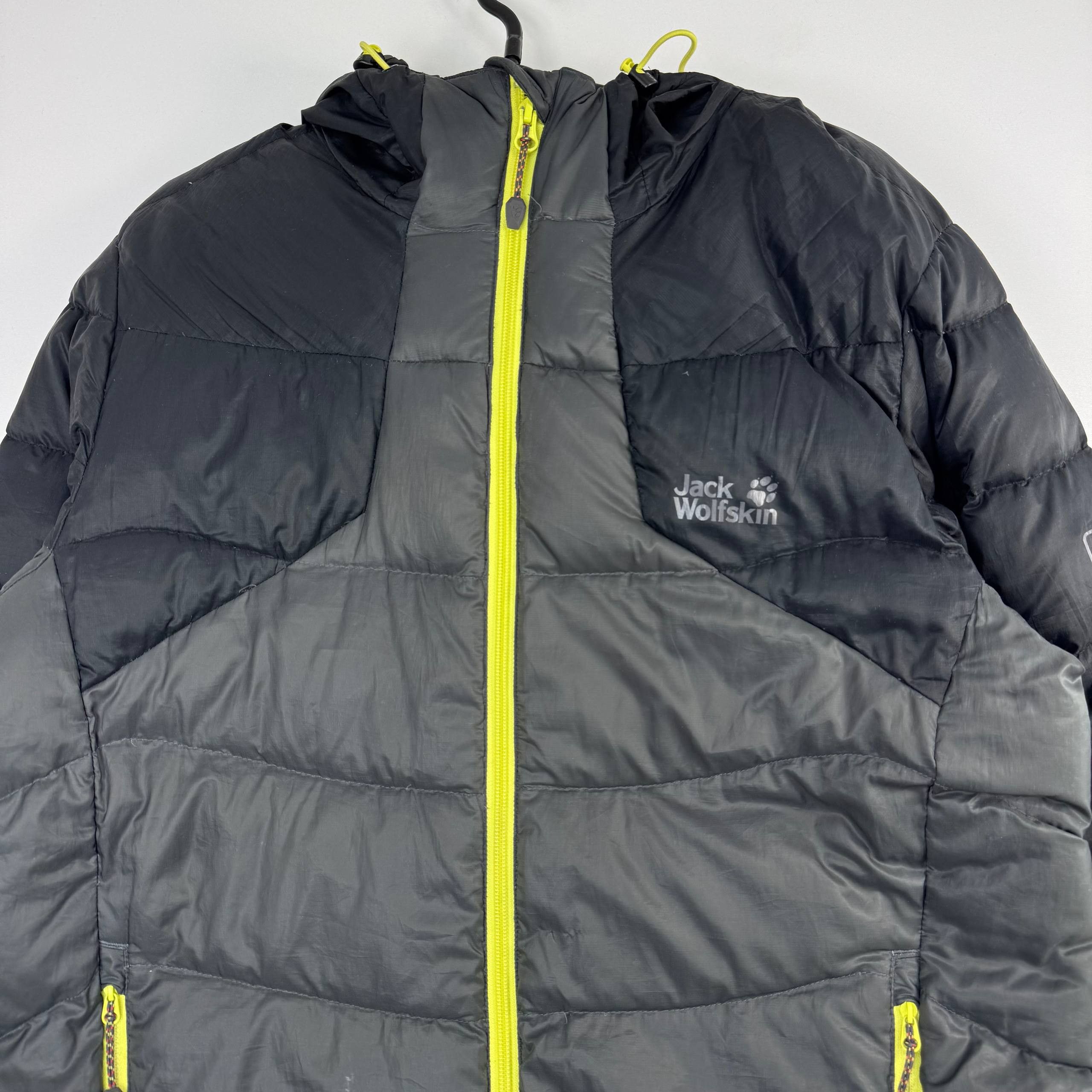 Jack Wolfskin Jack Wolfskin 700 Fill Down Puffer Jacket Hooded Size L Size US L / EU 52-54 / 3 - 2 Thumbnail