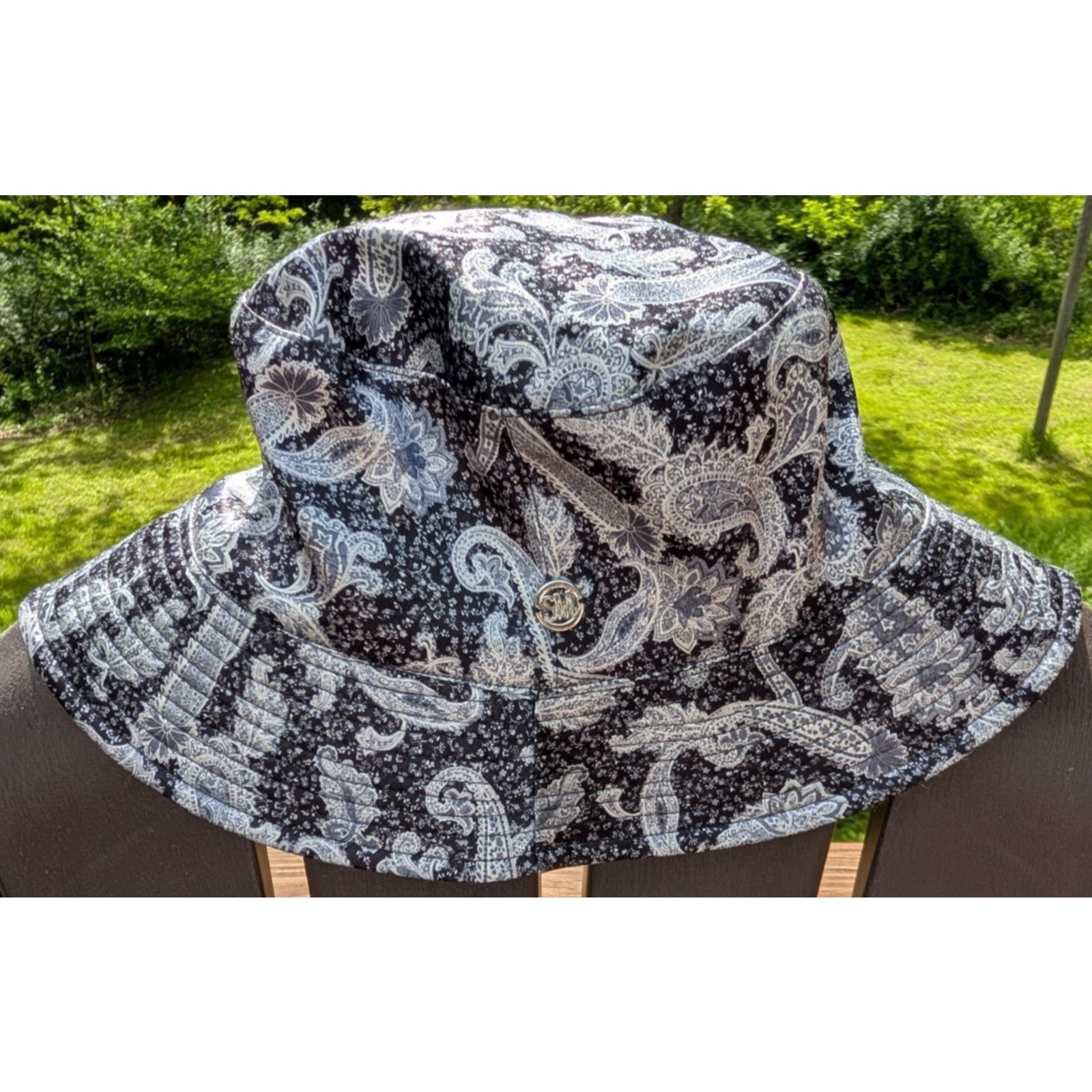 Steve Madden Steve Madden Bucket Hat Black/Silver Floral Beach Summer Hat Size ONE SIZE - 1 Thumbnail