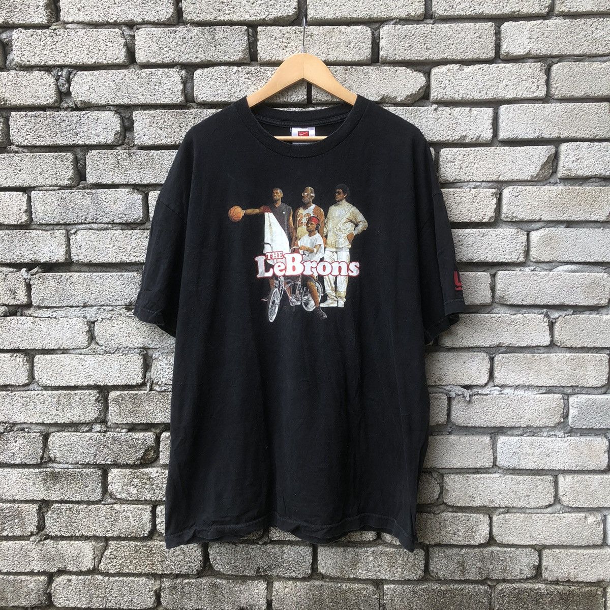 Nike Vintage 90s Nike The Lebrons Tee Size US XL / EU 56 / 4 - 1 Thumbnail