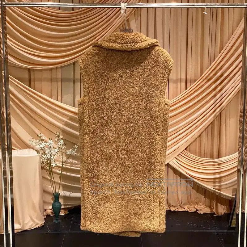 Max Mara MaxMara Camel Color Wool Vest . Size XS / US 0-2 / IT 36-38 - 2 Thumbnail