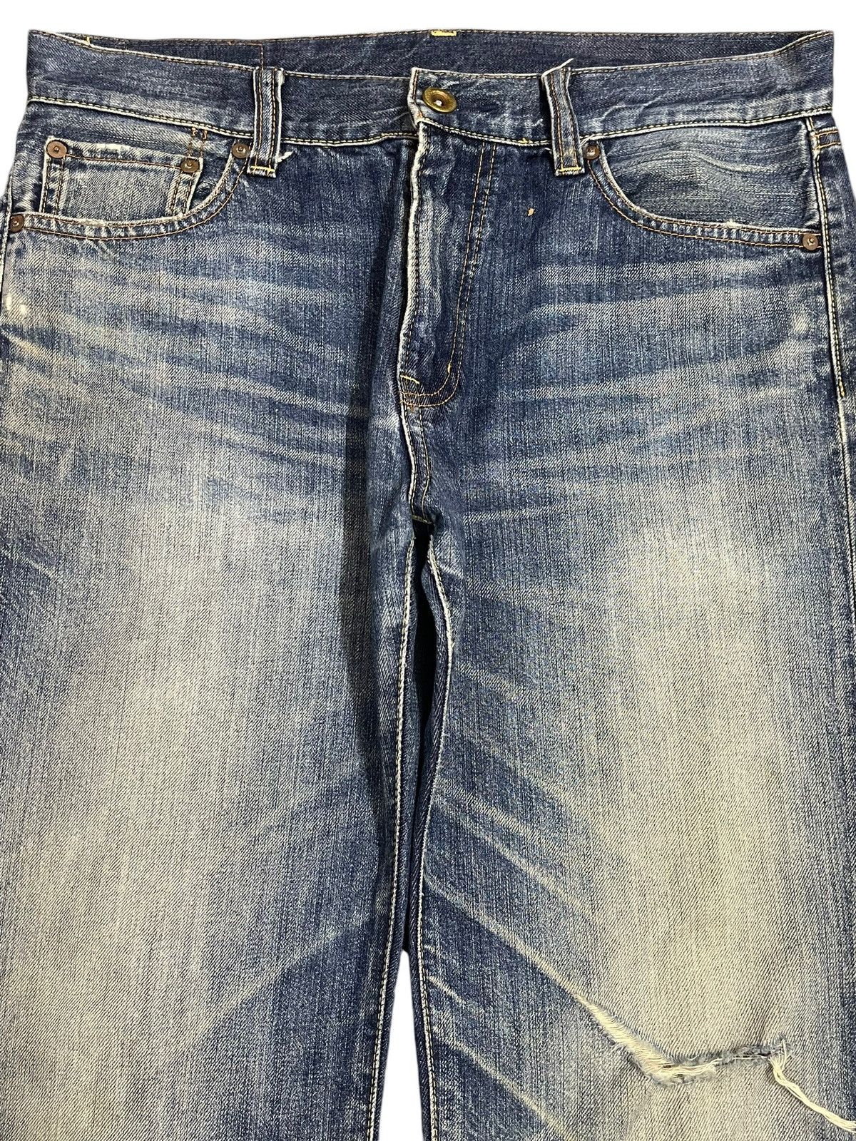 Uniqlo Vintage Japanese Uniqlo Blue Faded Wash Distress Style Jeans Size US 34 / EU 50 - 3 Thumbnail