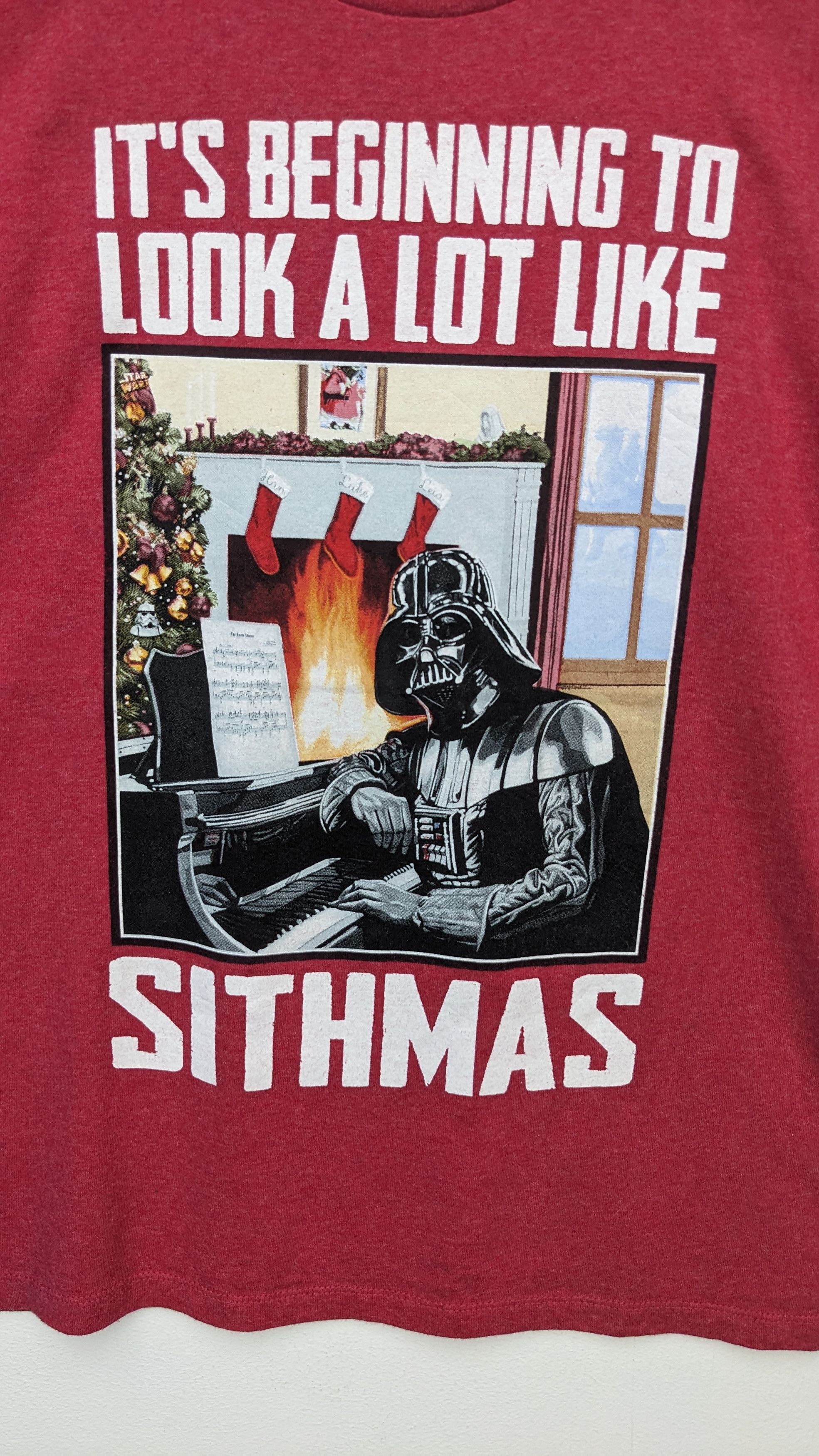 Star Wars Star Wars Movie Sithmas Red Tshirt Size US L / EU 52-54 / 3 - 3 Thumbnail