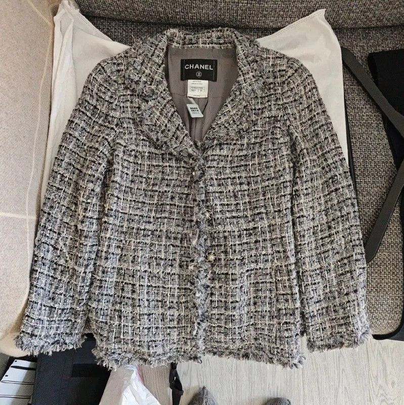 Chanel Chanel Gray Lurex Tweed Shoulder Pad Jacket 0089 Size XS / US 0-2 / IT 36-38 - 1 Thumbnail