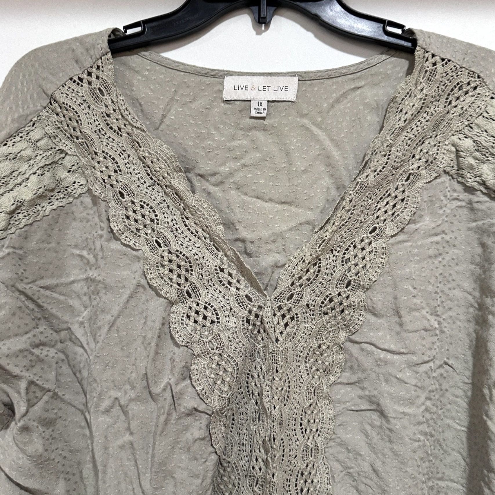 Olive Live & Let Live Blouse 1X Sage Green V-Neck Crochet Ruffle Dolman Short Sleeve Plus Size Women Size XL / US 12-14 / IT 48-50 - 4 Thumbnail