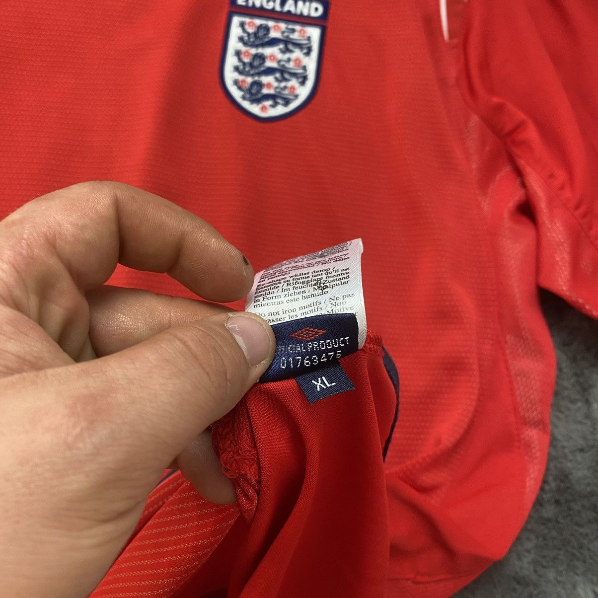 Umbro ENGLAND NATIONAL TEAM 2004/2005 AWAY FOOTBALL JERSEY UMBRO Size US XL / EU 56 / 4 - 11 Thumbnail