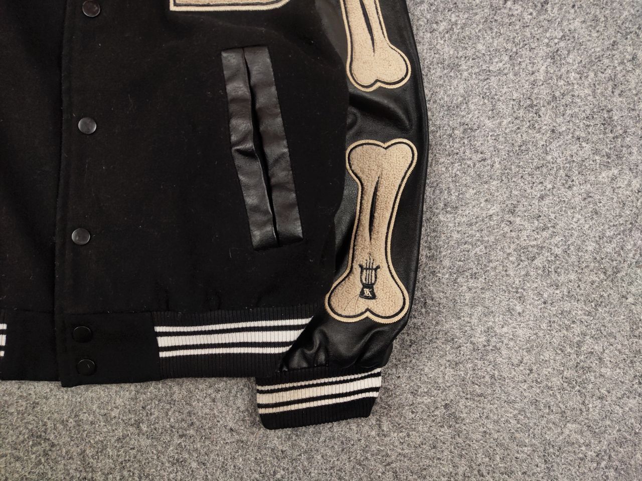 Japanese Brand Vintage Bones Japan Skeleton Letterman Varsity Bomber Jacket Size US S / EU 44-46 / 1 - 10 Thumbnail