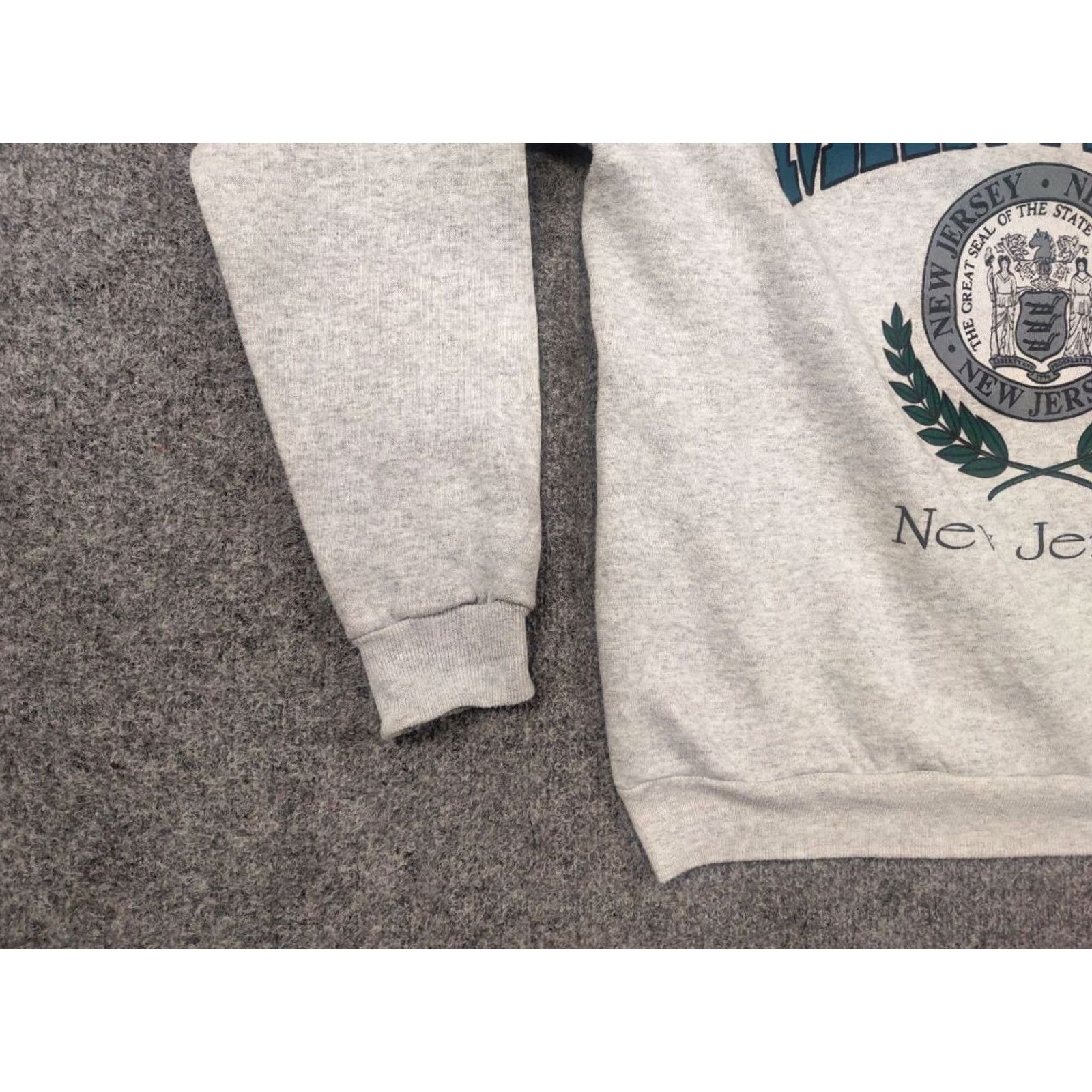 Hanes VINTAGE Hanes Sweatshirt Logo USA Crew neck Gray L Mens Size US L / EU 52-54 / 3 - 3 Thumbnail