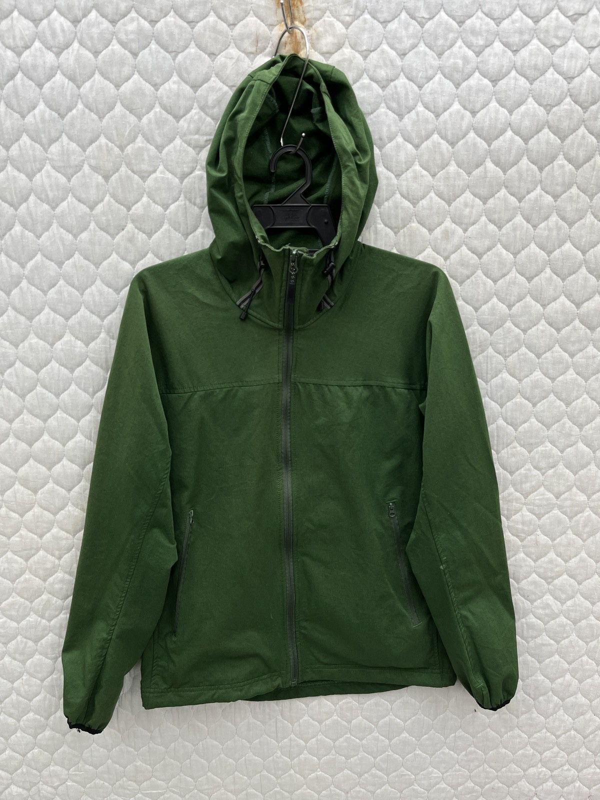 image of Sportswear Archive Fieldcore Hoodie Light Jacket in Green, Men's (Size Medium)