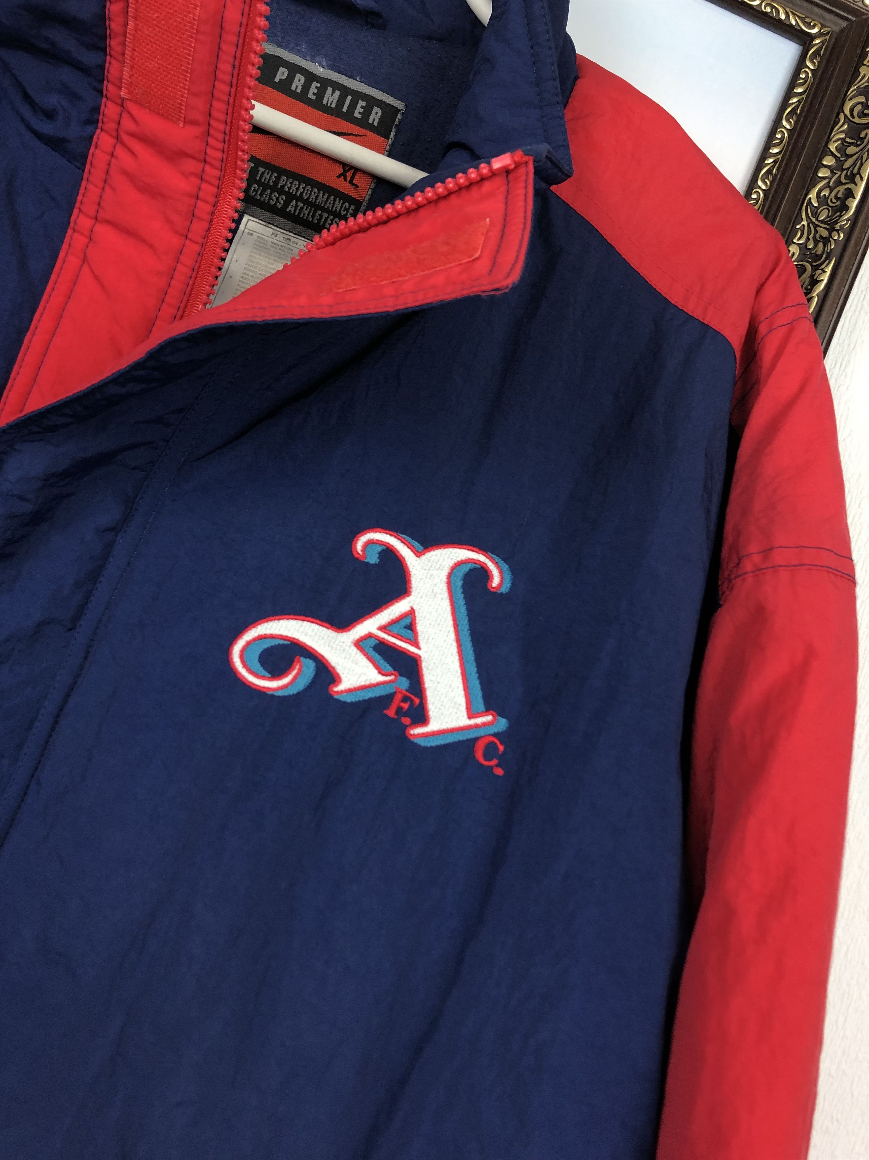 Nike Vintage Nike Arsenal Football Jacket Soccer Bomber Gunners Size US XL / EU 56 / 4 - 5 Thumbnail