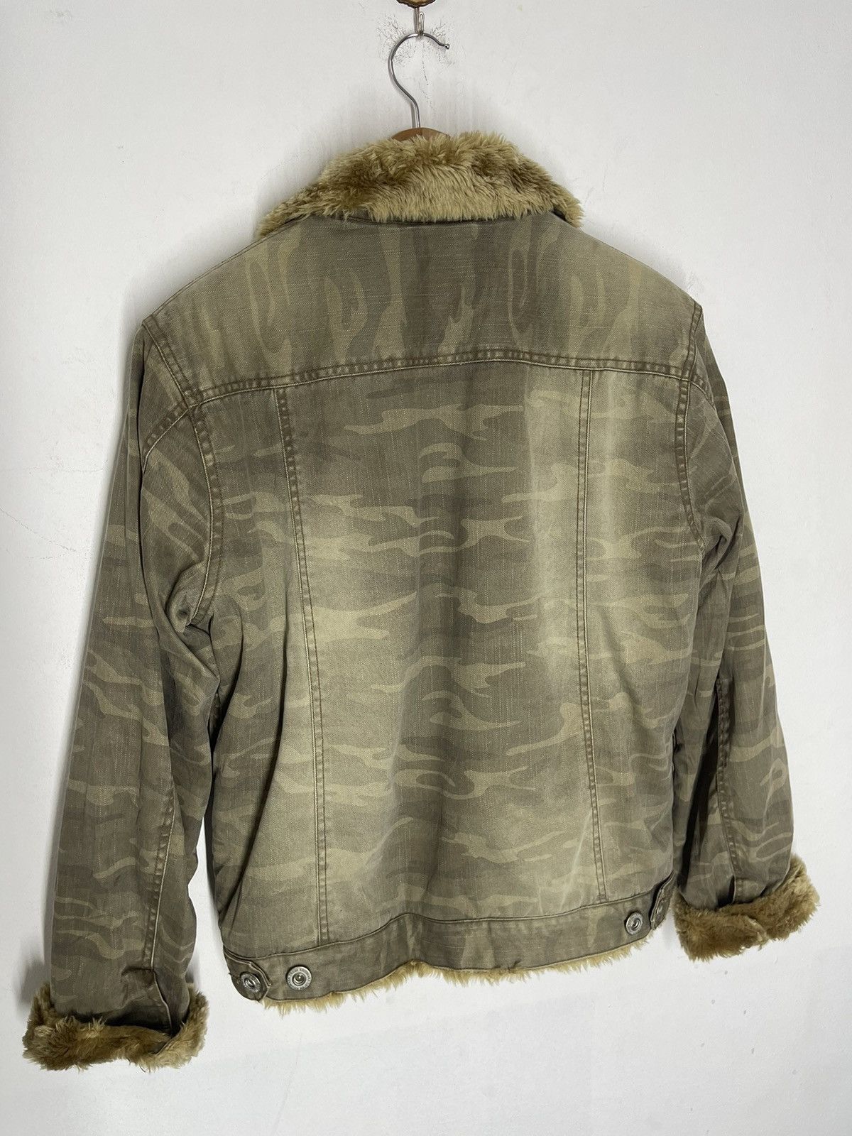 If Six Was Nine VINTAGE SUN FADED CAMOUFLAGED SHEARLING BONDAGE JACKET Size US M / EU 48-50 / 2 - 5 Thumbnail