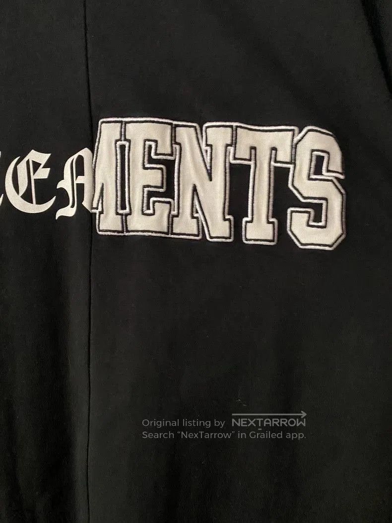 Vetements Vetements Sanskrit Embroidery Short Sleeve Tee. Size US S / EU 44-46 / 1 - 2 Thumbnail