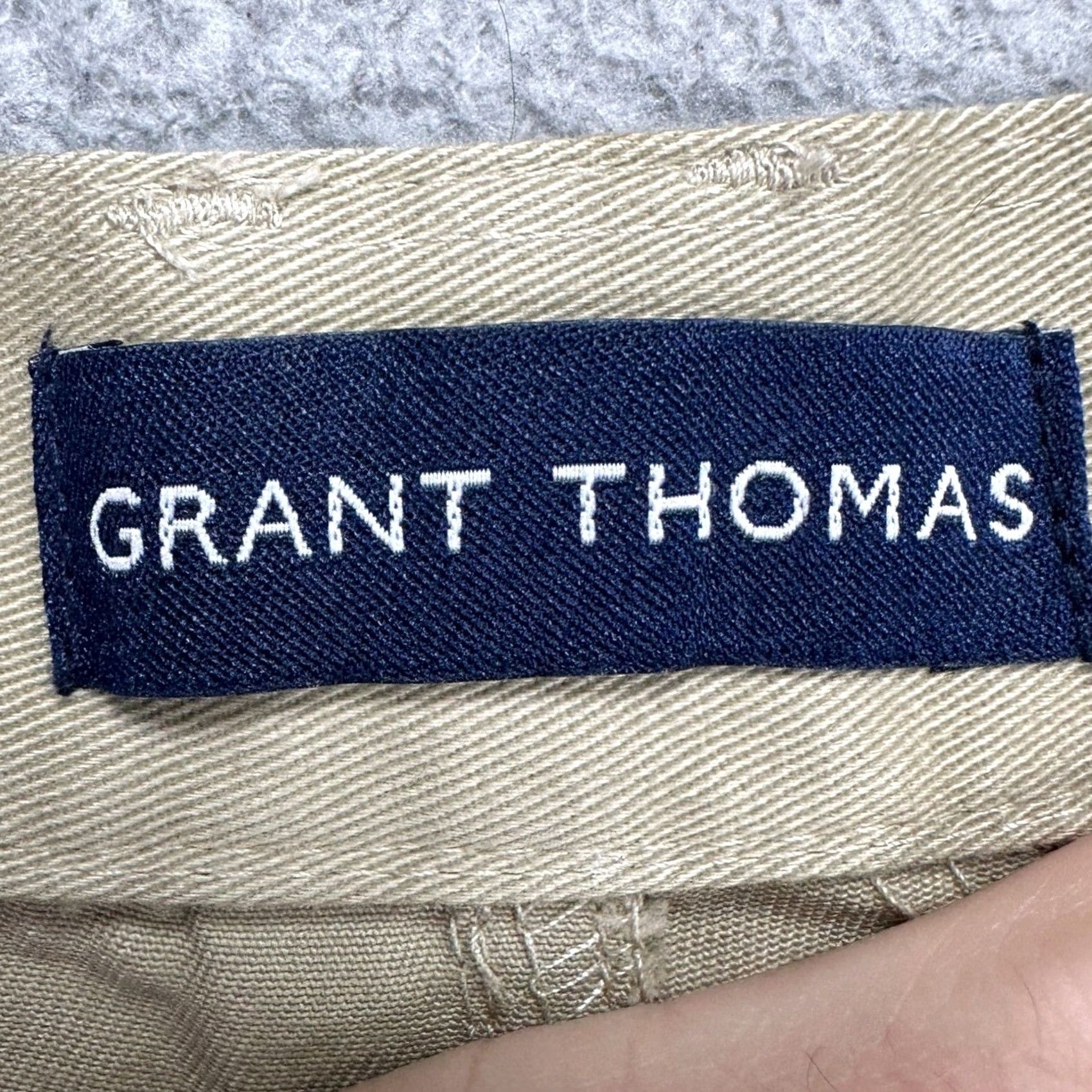 Vintage Grant Thomas Mens Cargo Shorts 44 Tan Pleated Stretch Waist Casual Pockets NEW Brown Cotton 7 In Inseam Mens Cargo Shorts 44 Tan Leather? Size US 44 / EU 60 - 4 Thumbnail