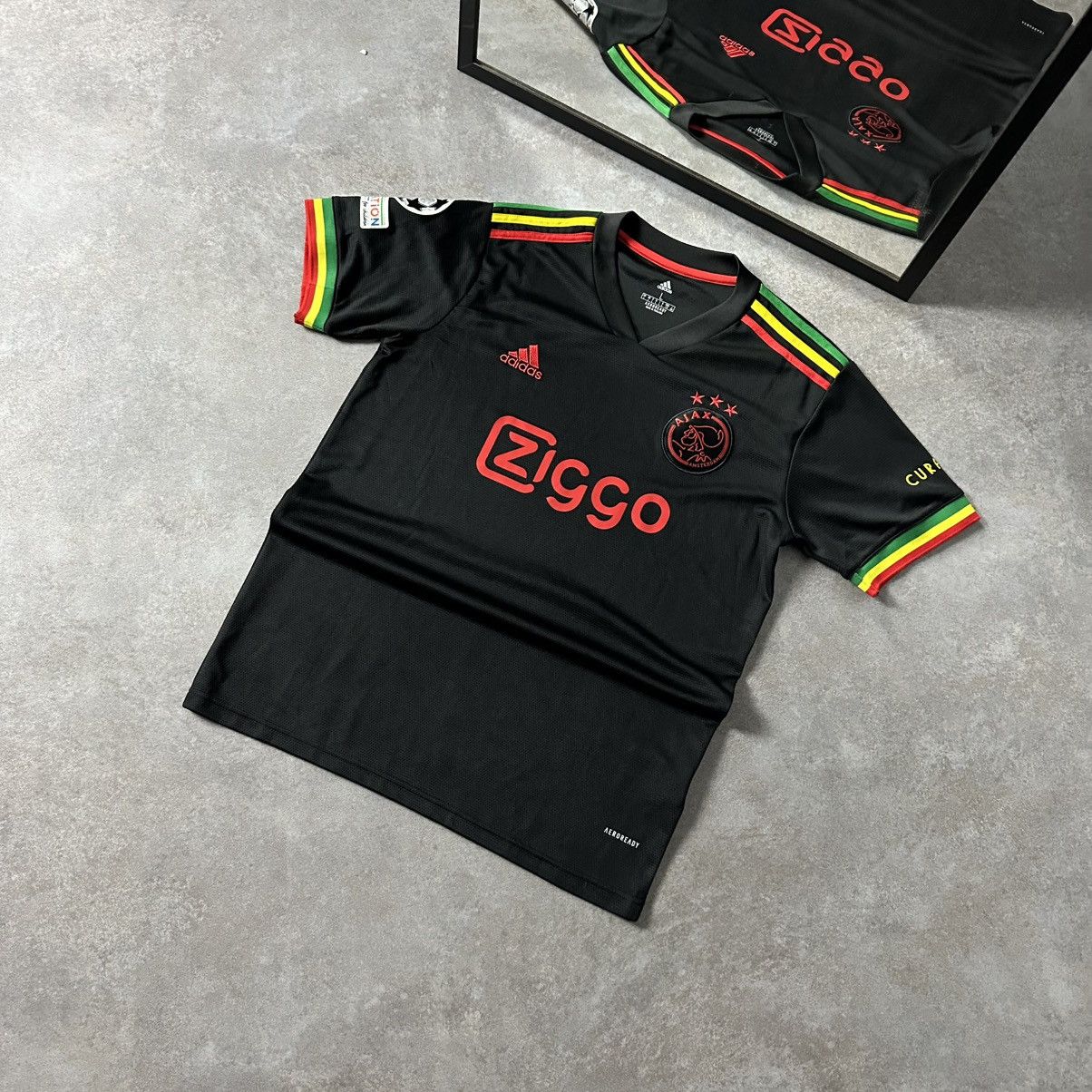 Ajax - FC Groningen ready to resume., image size:1204x1204