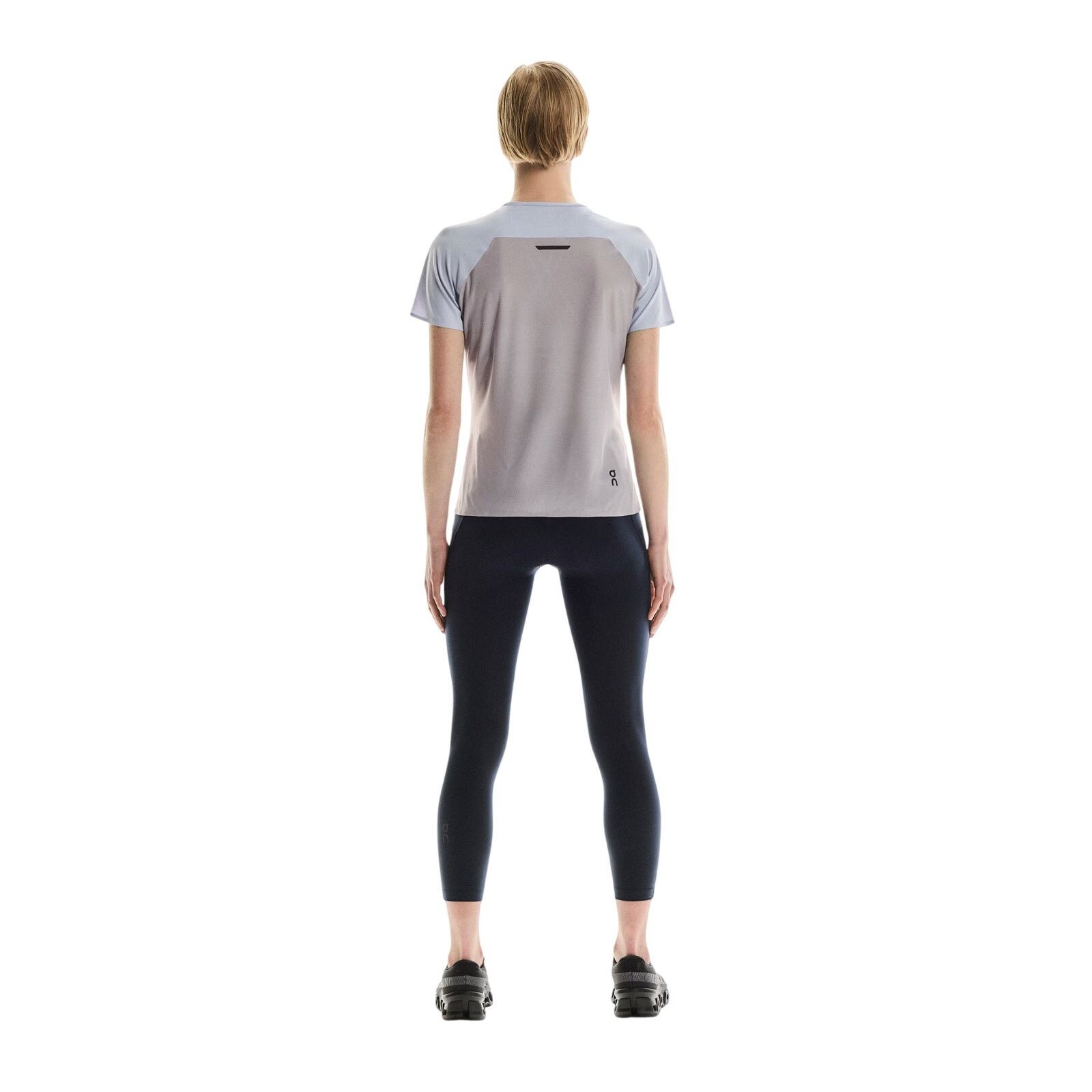 On On Performance-T Shirt in Nimbus/Lilac Women's Size M - New Size M / US 6-8 / IT 42-44 - 3 Thumbnail