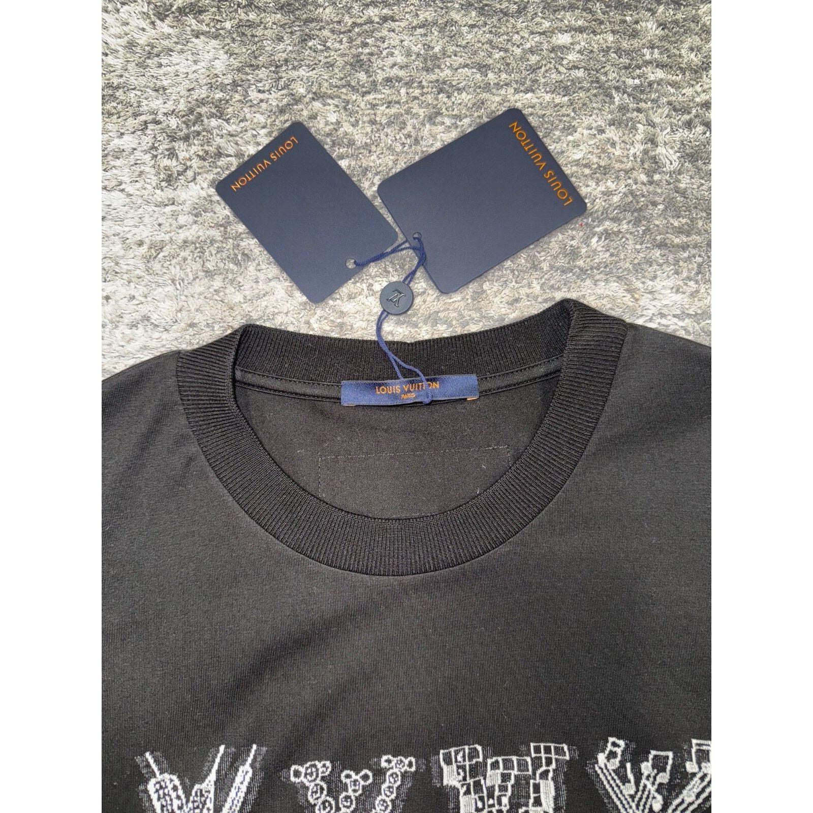Louis Vuitton Louis Vuitton LV Cartoons Jacquard Black White Logo Short Size US L / EU 52-54 / 3 - 5 Thumbnail