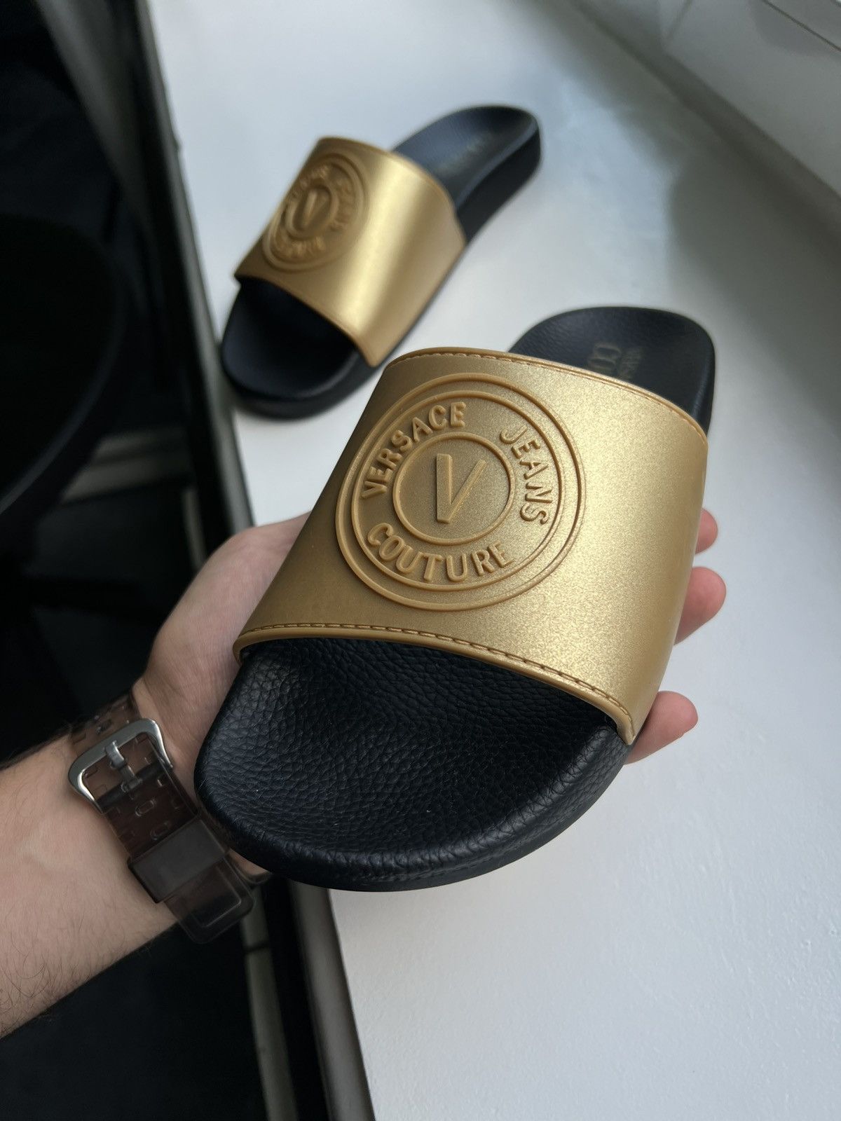 Versace Jeans Couture Versace Jeans Couture Gold Slides Logo Size 37 (23 cm) Size US 7 / IT 37 - 14 Thumbnail