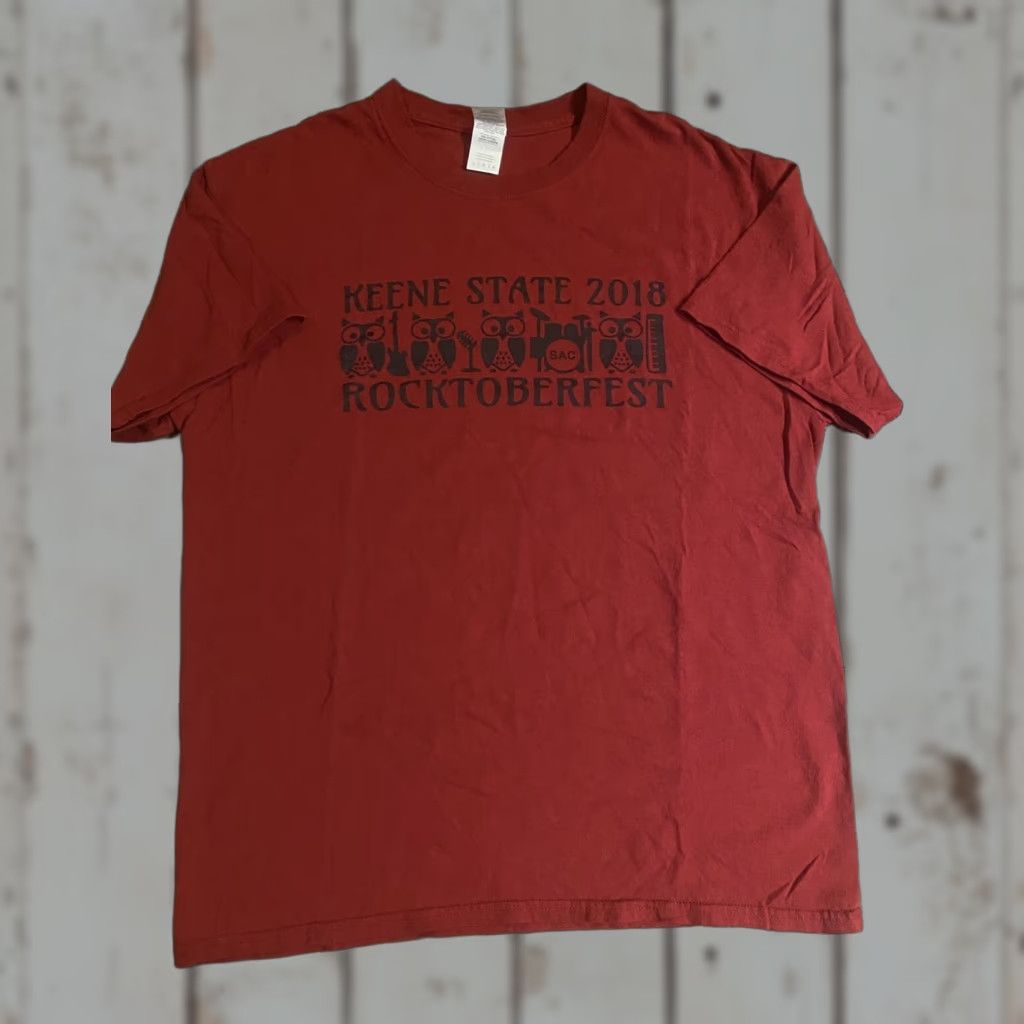 Gildan Keene State College T-shirt Mens Large Red 2018 Rocktoberfest Gildan Cotton Crew Neck Short Sleeve L Size US L / EU 52-54 / 3 - 1 Thumbnail