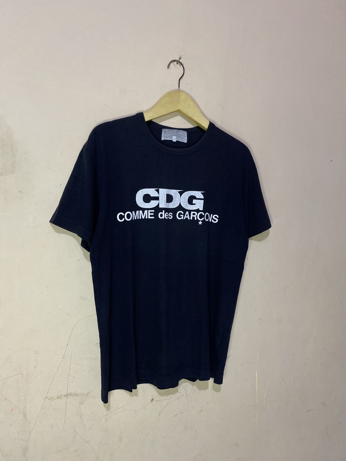 Comme des Garcons SS13 Comme Des Garcons Spellout Logo Tshirt Size US L / EU 52-54 / 3 - 2 Thumbnail