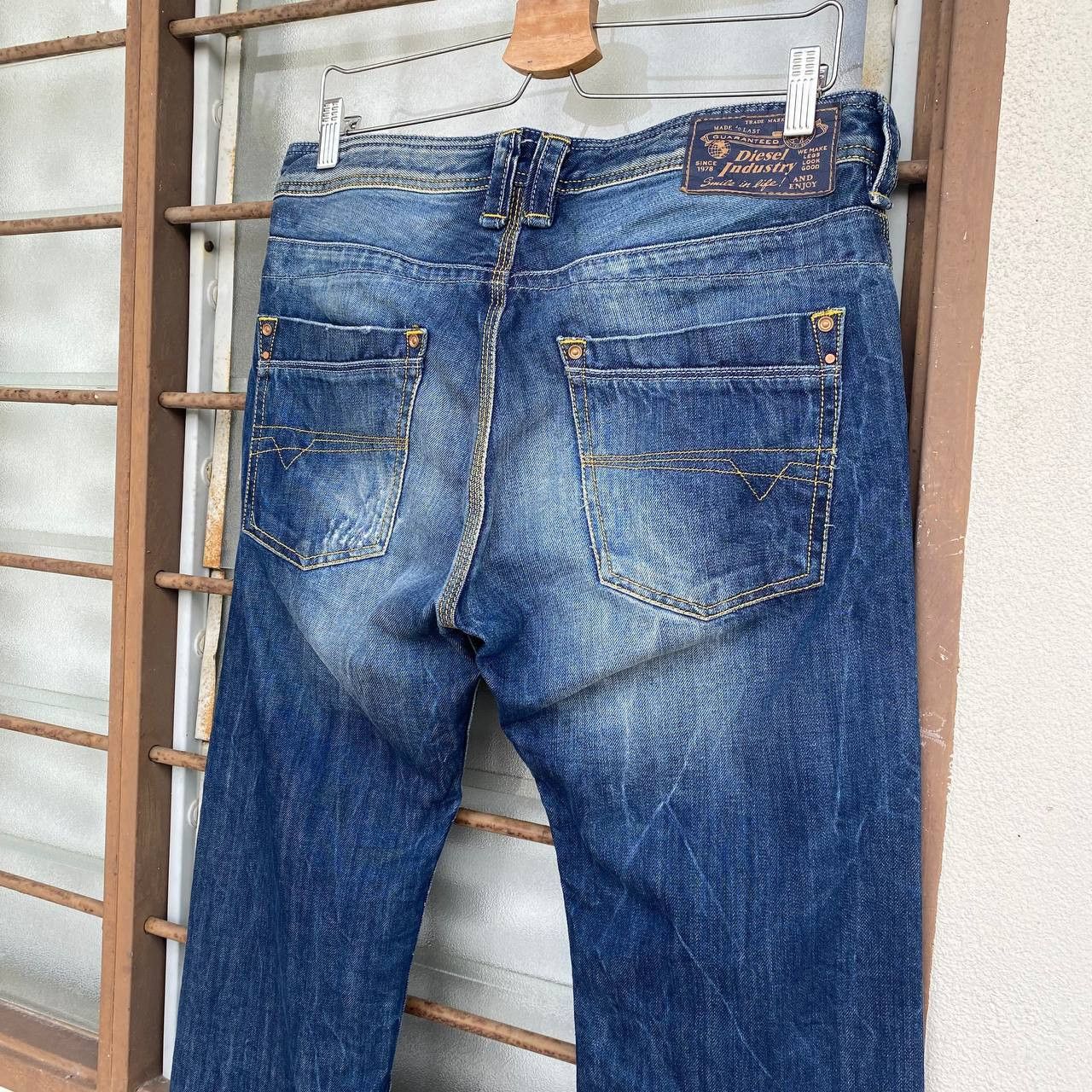 Diesel DIESEL INDUSTRY TIMMEN REGULAR STRAIGHT DISTRESSED BJO7-15 Size US 30 / EU 46 - 14 Thumbnail