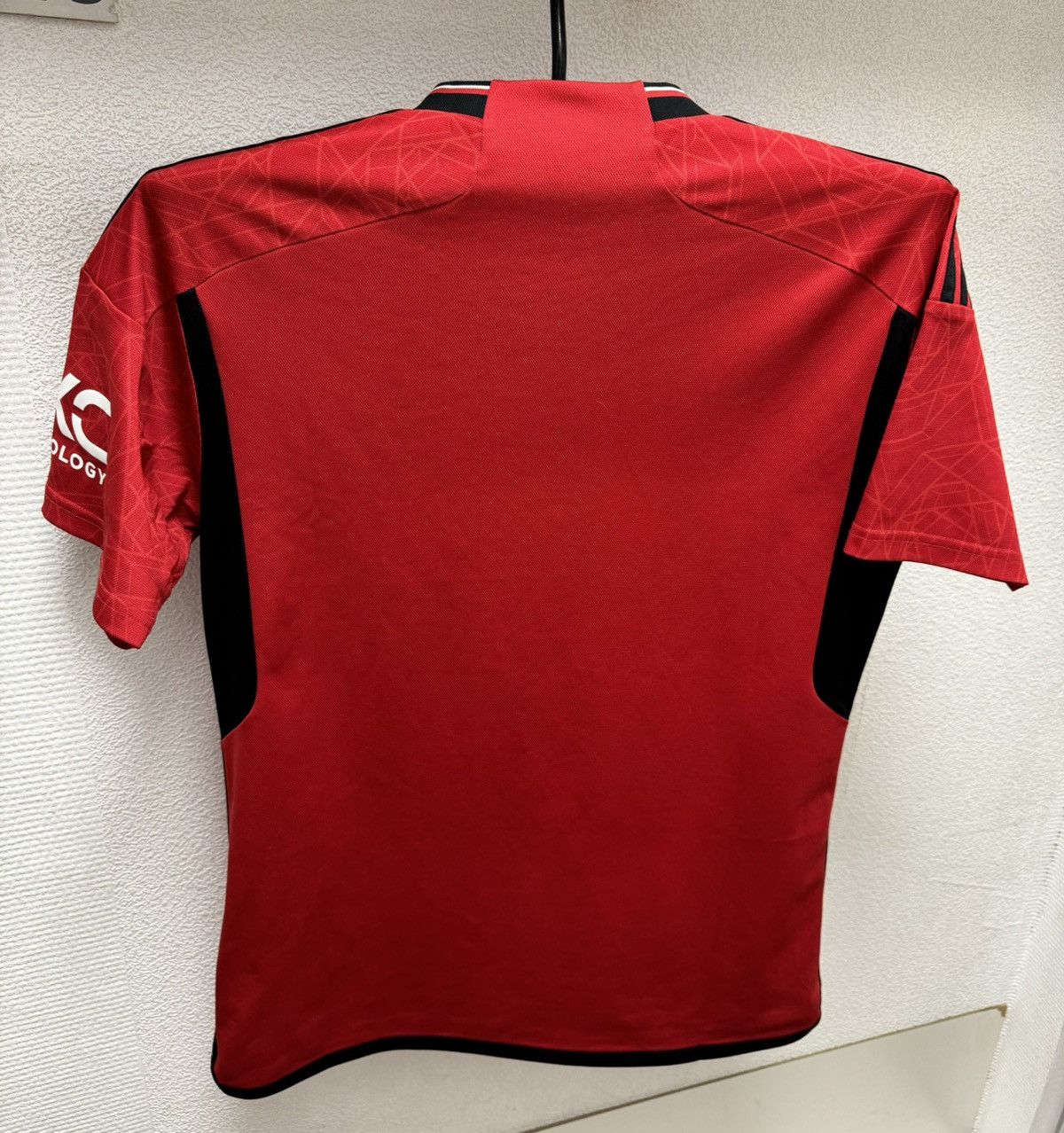 Adidas Manchester United adidas soccer jersey 2023 M sz Size US M / EU 48-50 / 2 - 2 Thumbnail