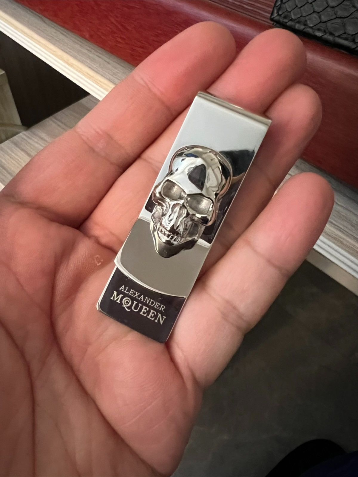 image of Alexander Mcqueen Mcqueen Skull Money Clip in Silver, Men's