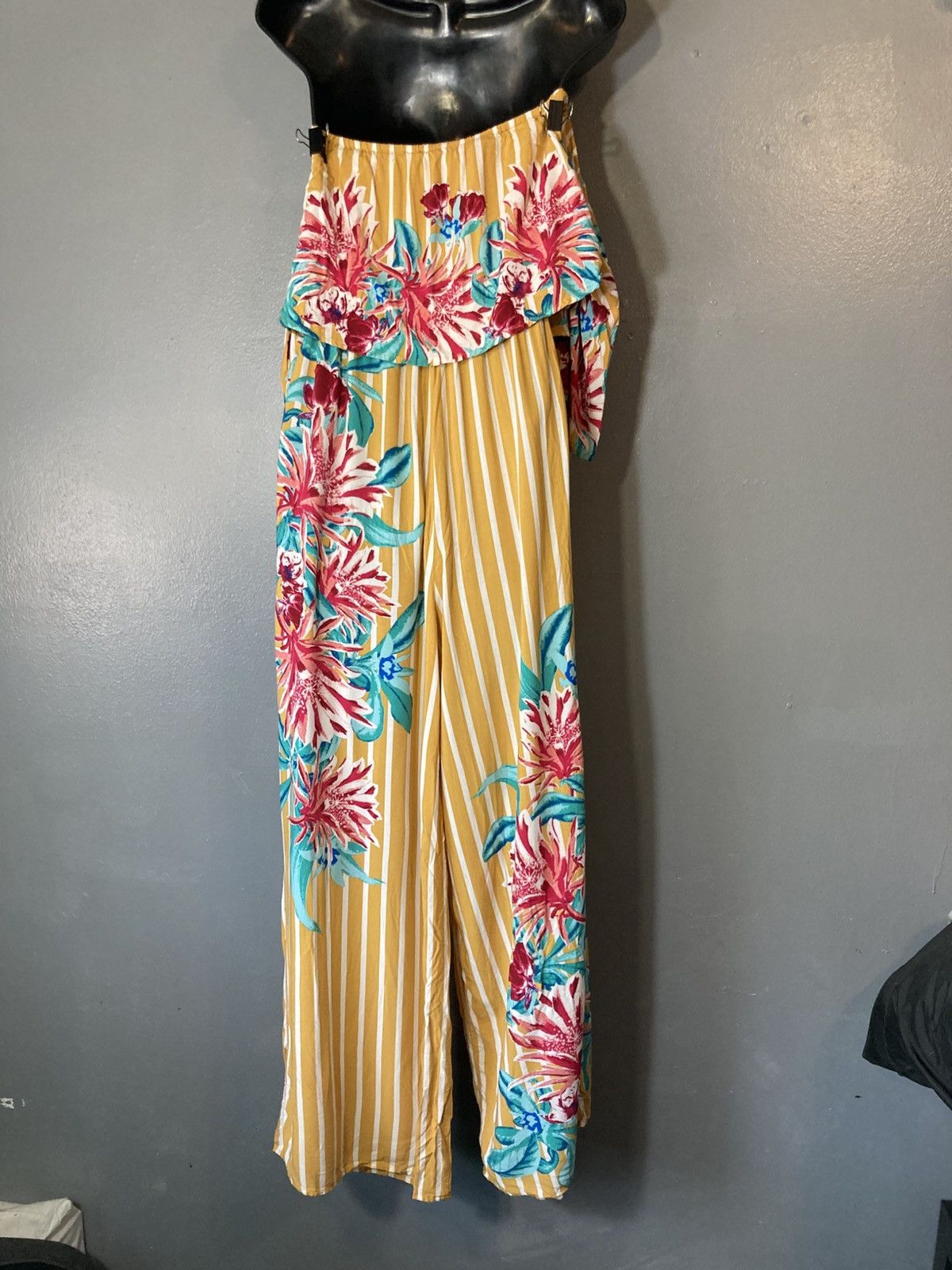 Other Flying tomato, yellow striped floral off shoulder jumpsuit Size 30" / US 8 / IT 44 - 7 Thumbnail